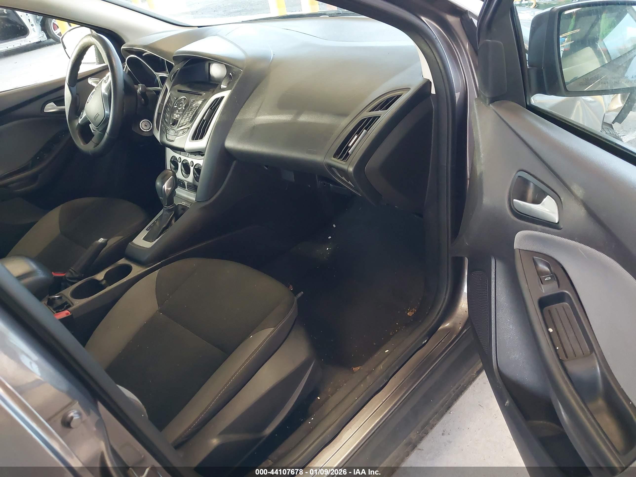 FORD FOCUS image 5