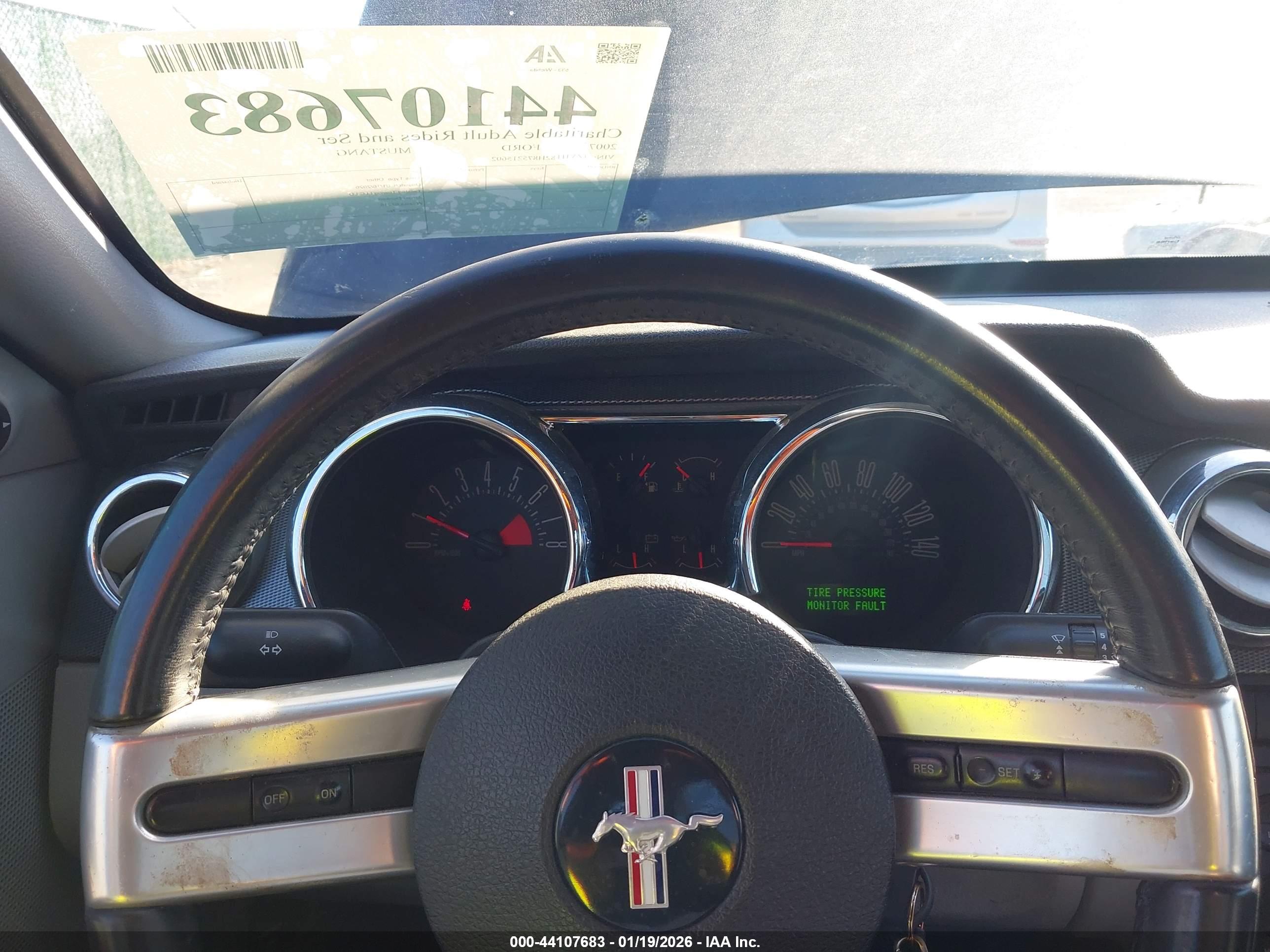 FORD MUSTANG image 7