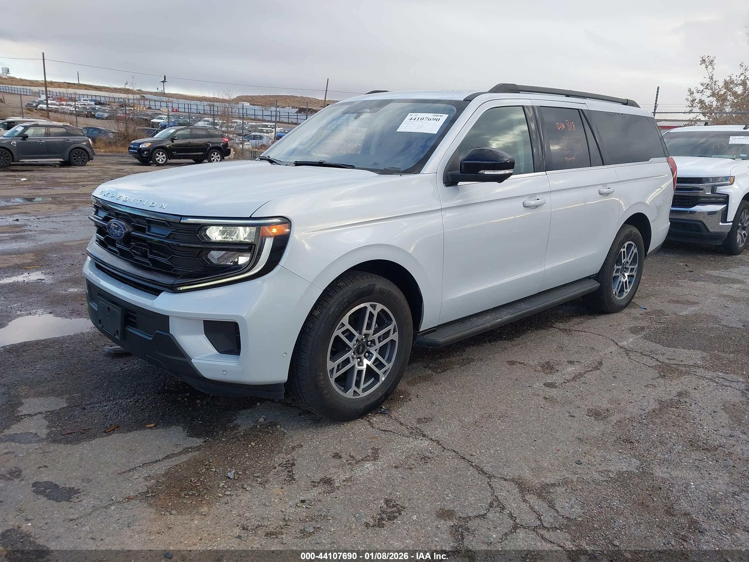 FORD EXPEDITION image 2