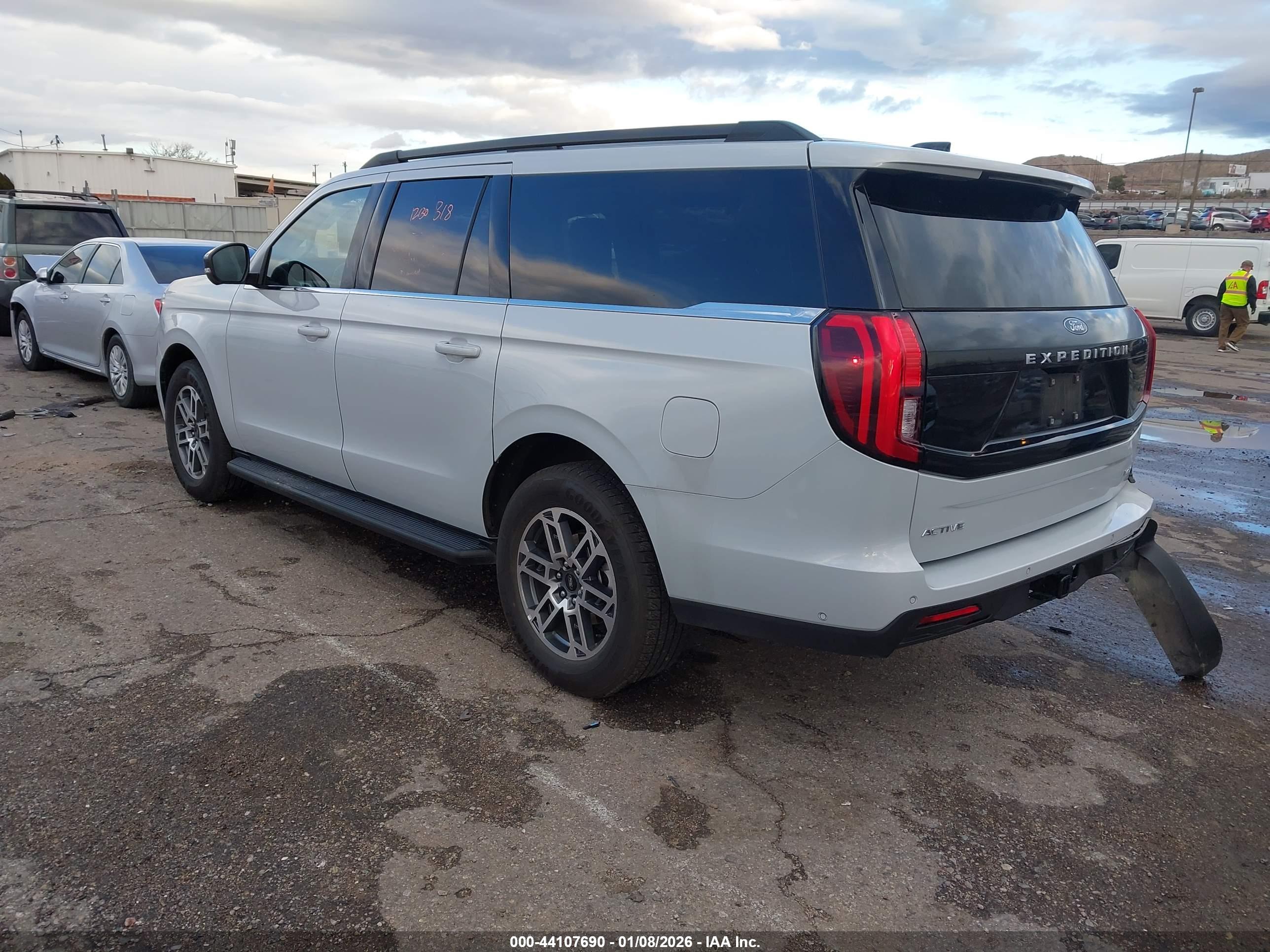 FORD EXPEDITION image 3