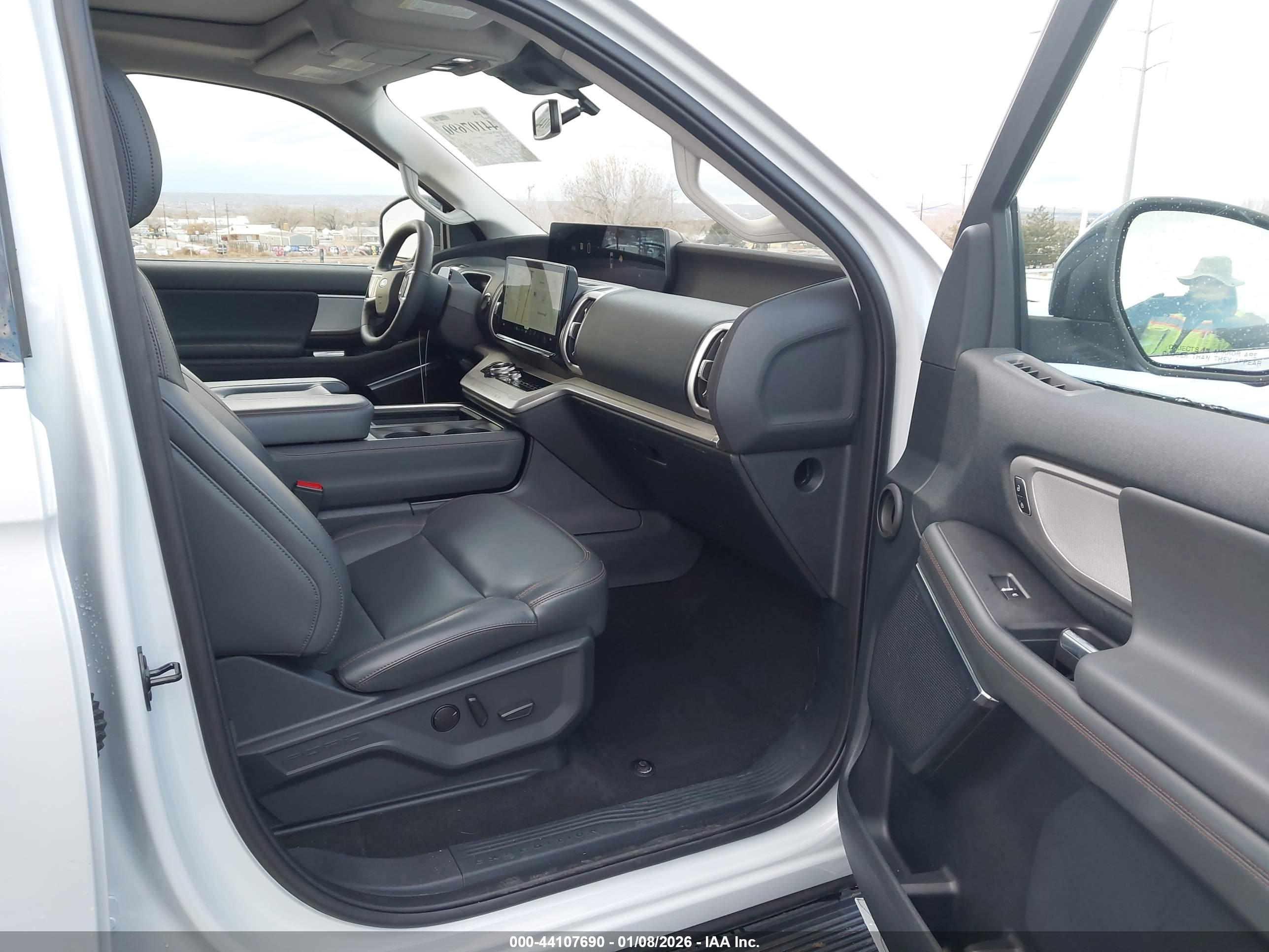 FORD EXPEDITION image 5