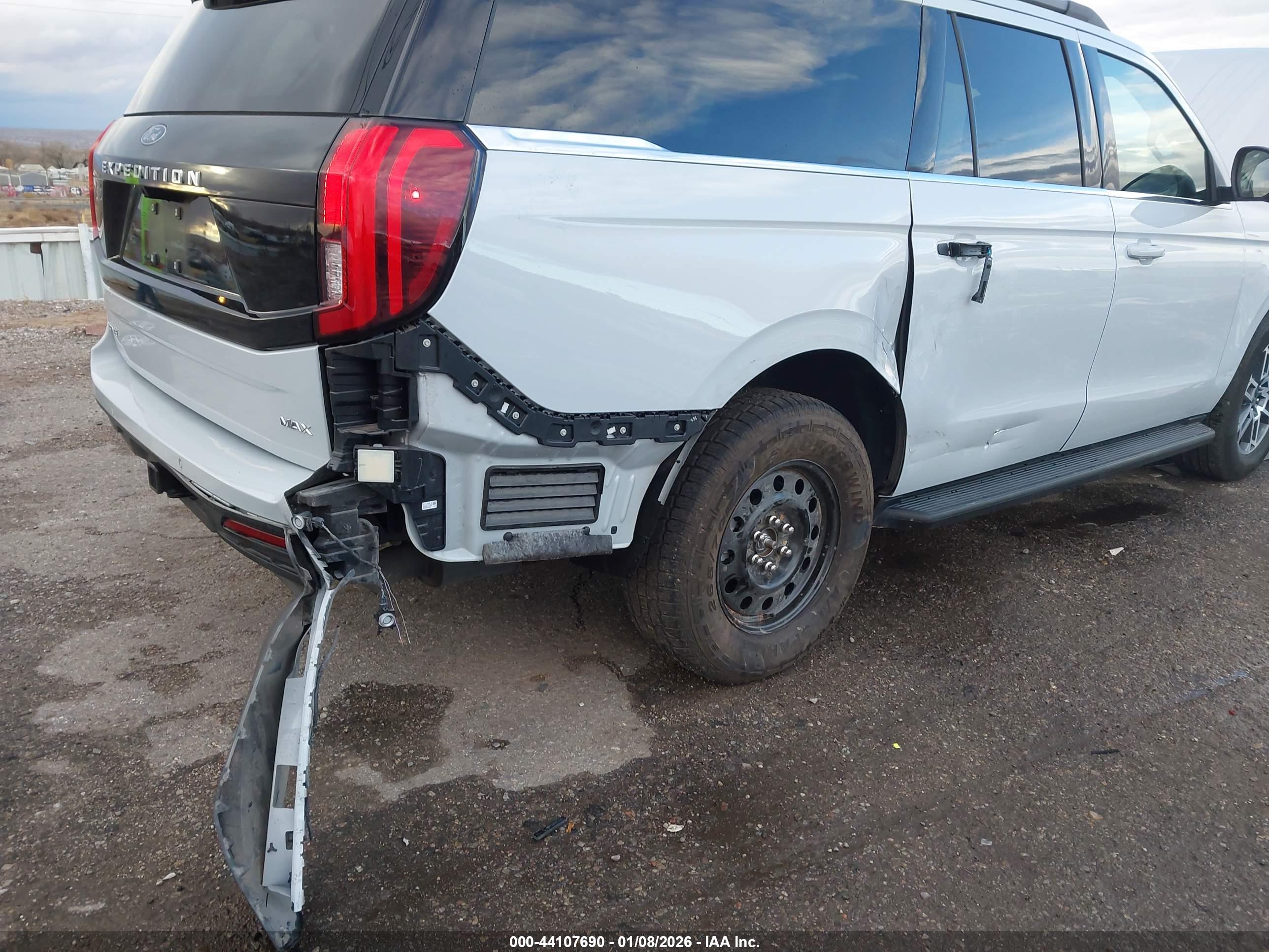 FORD EXPEDITION image 6