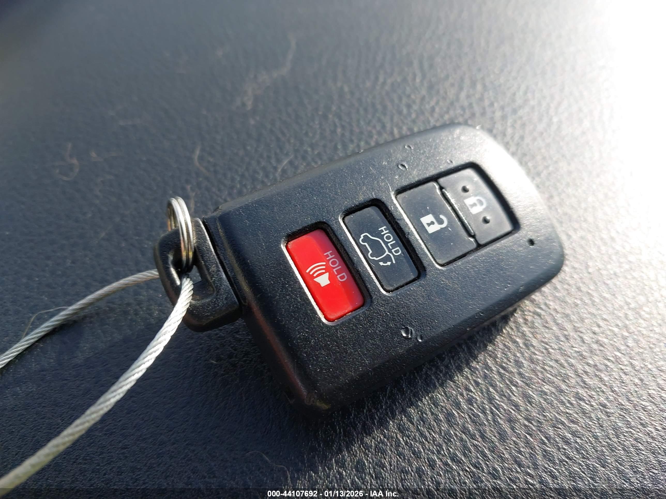 TOYOTA RAV4 image 11