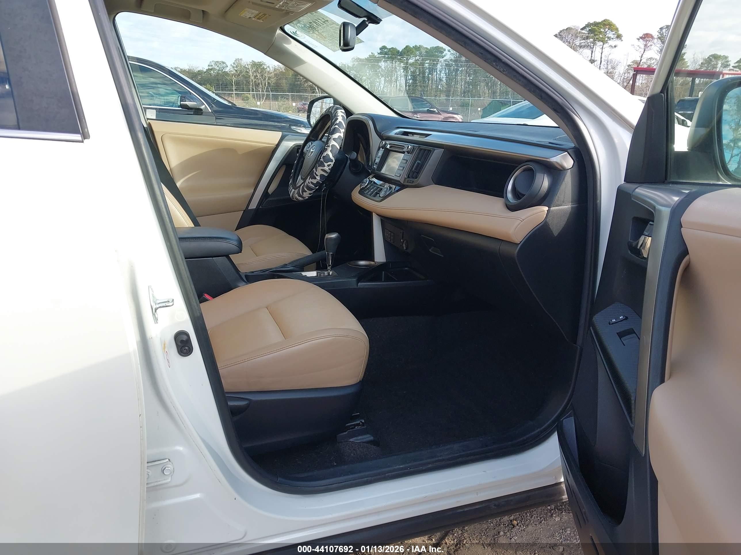 TOYOTA RAV4 image 5