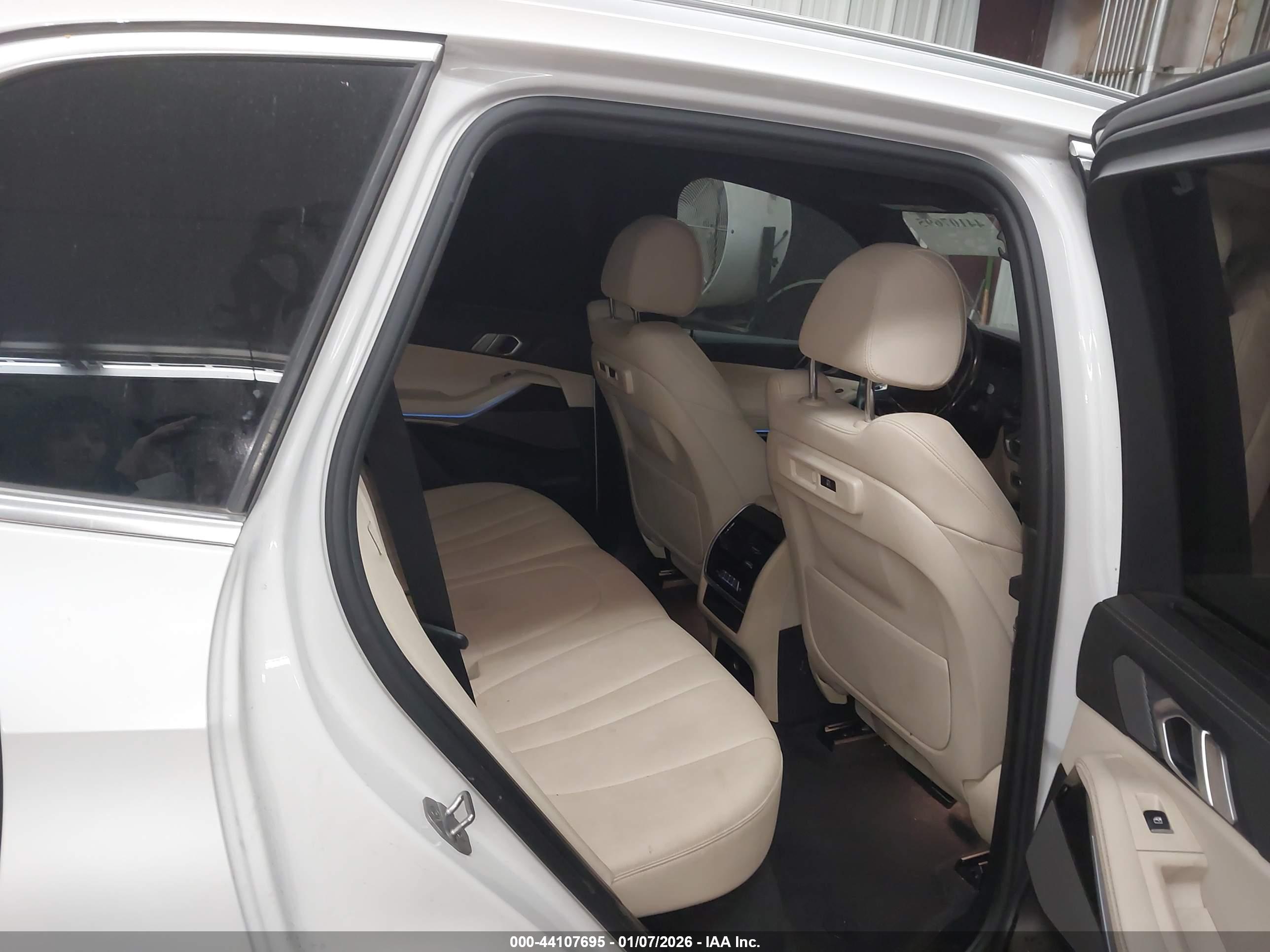 BMW X5 image 8