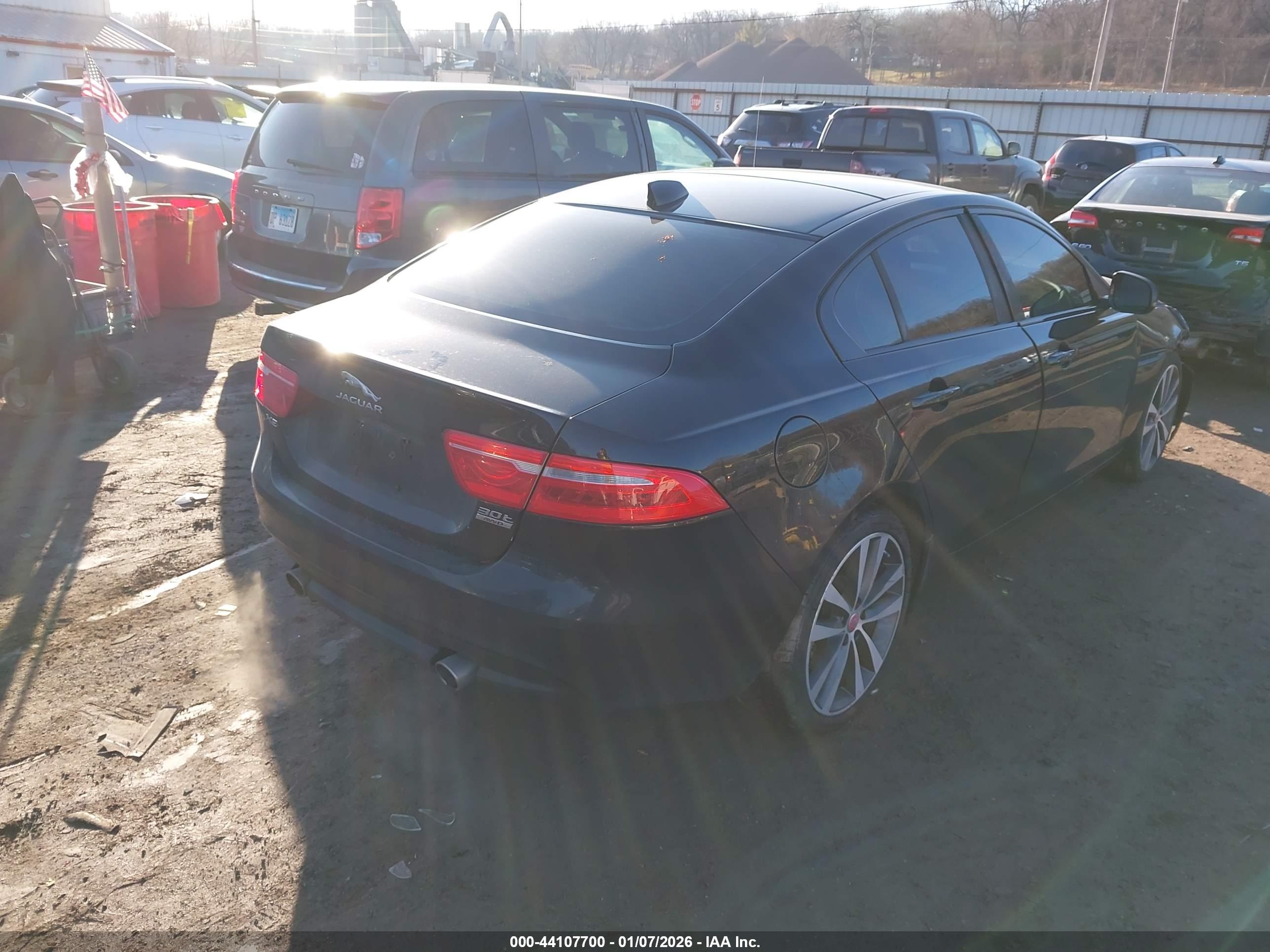 JAGUAR XE image 4