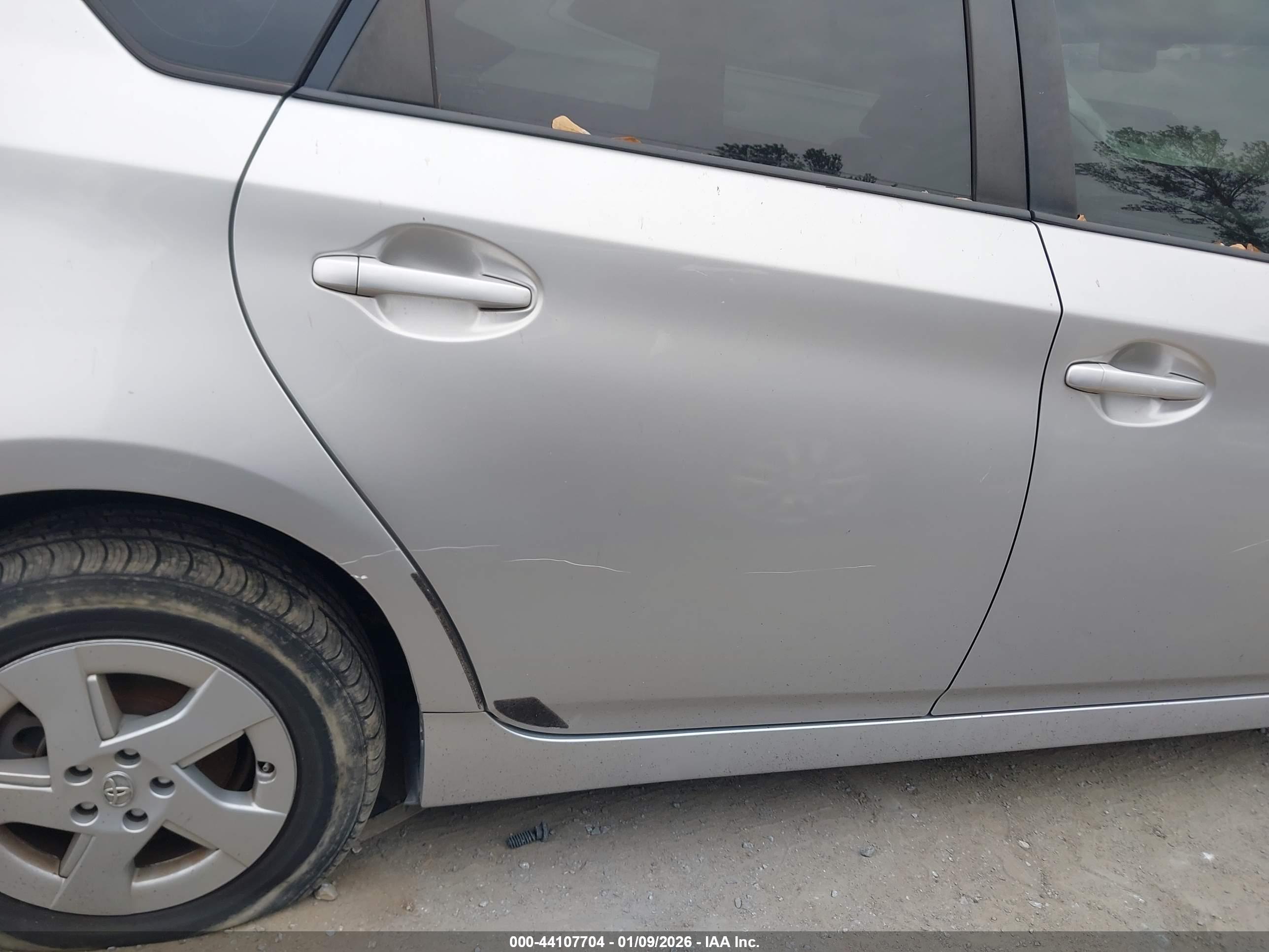 TOYOTA PRIUS image 6