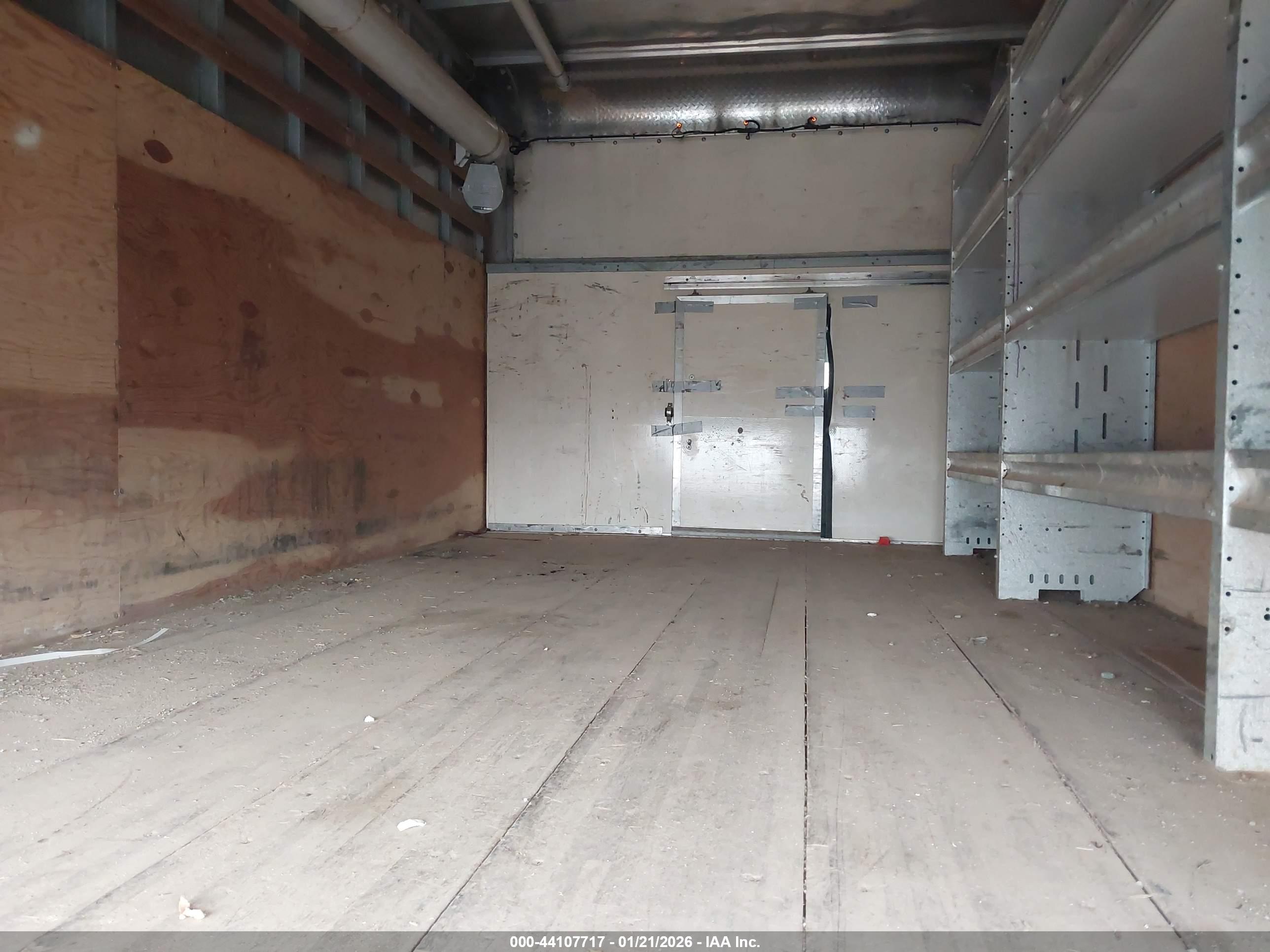 FORD E-450 image 7