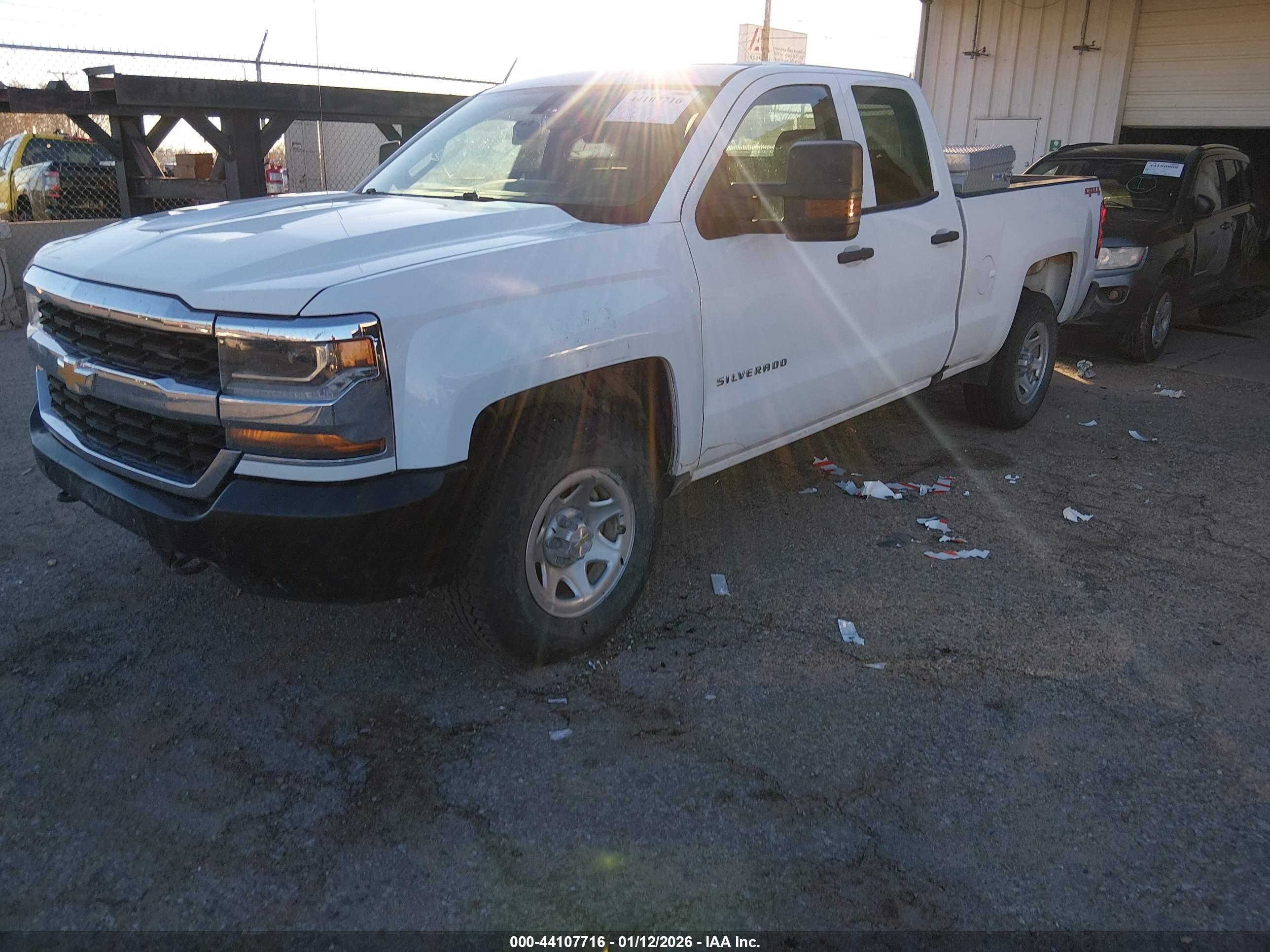 CHEVROLET SILVERADO image 2