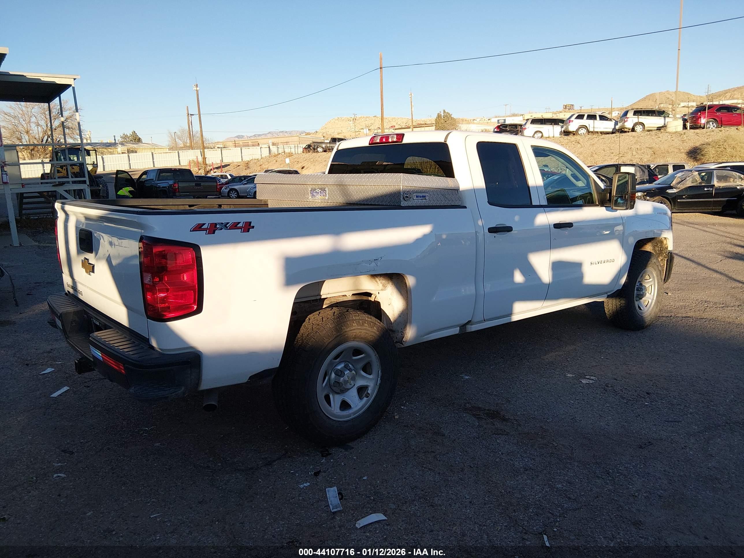 CHEVROLET SILVERADO image 4