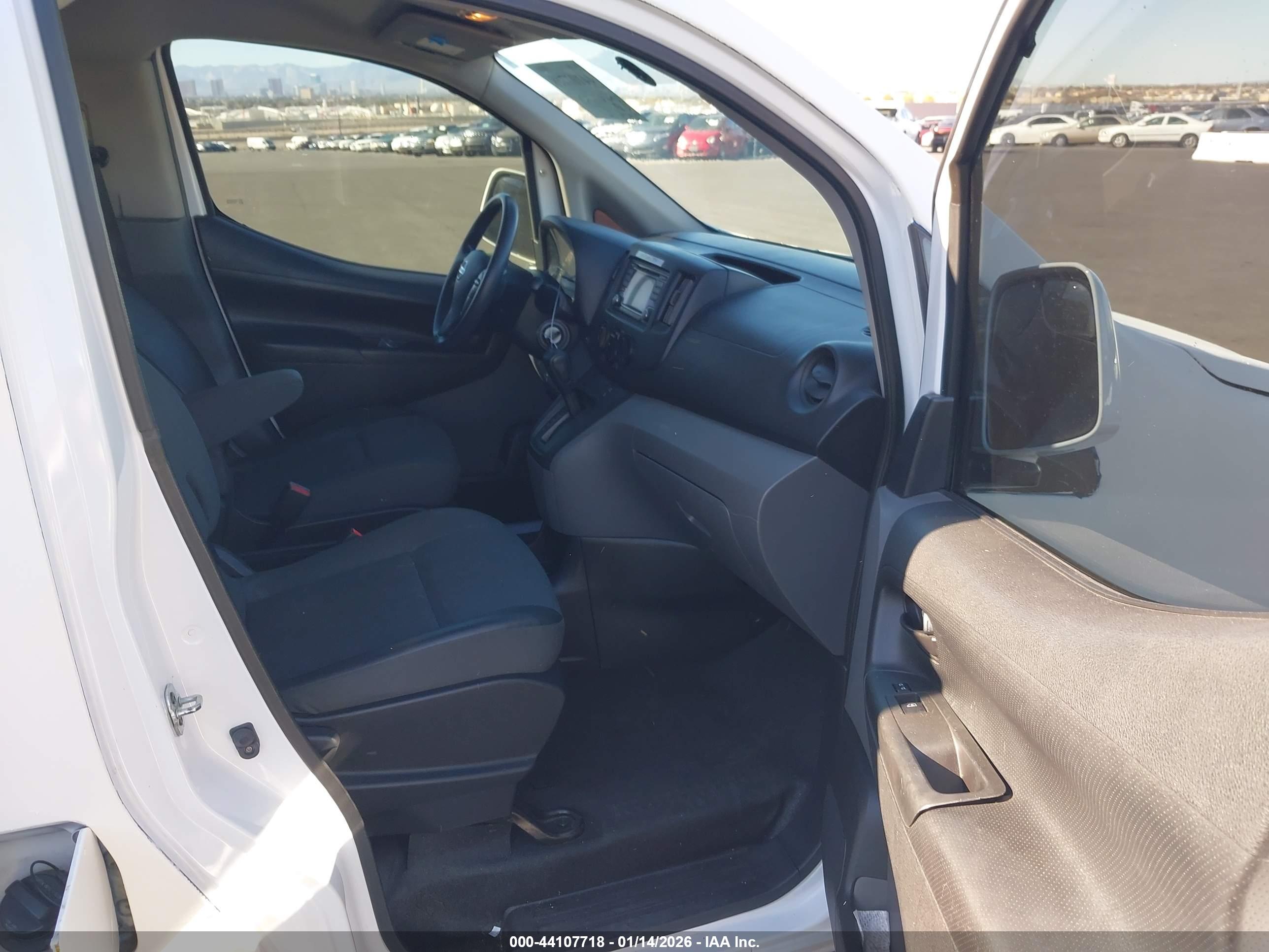 NISSAN NV200 image 5