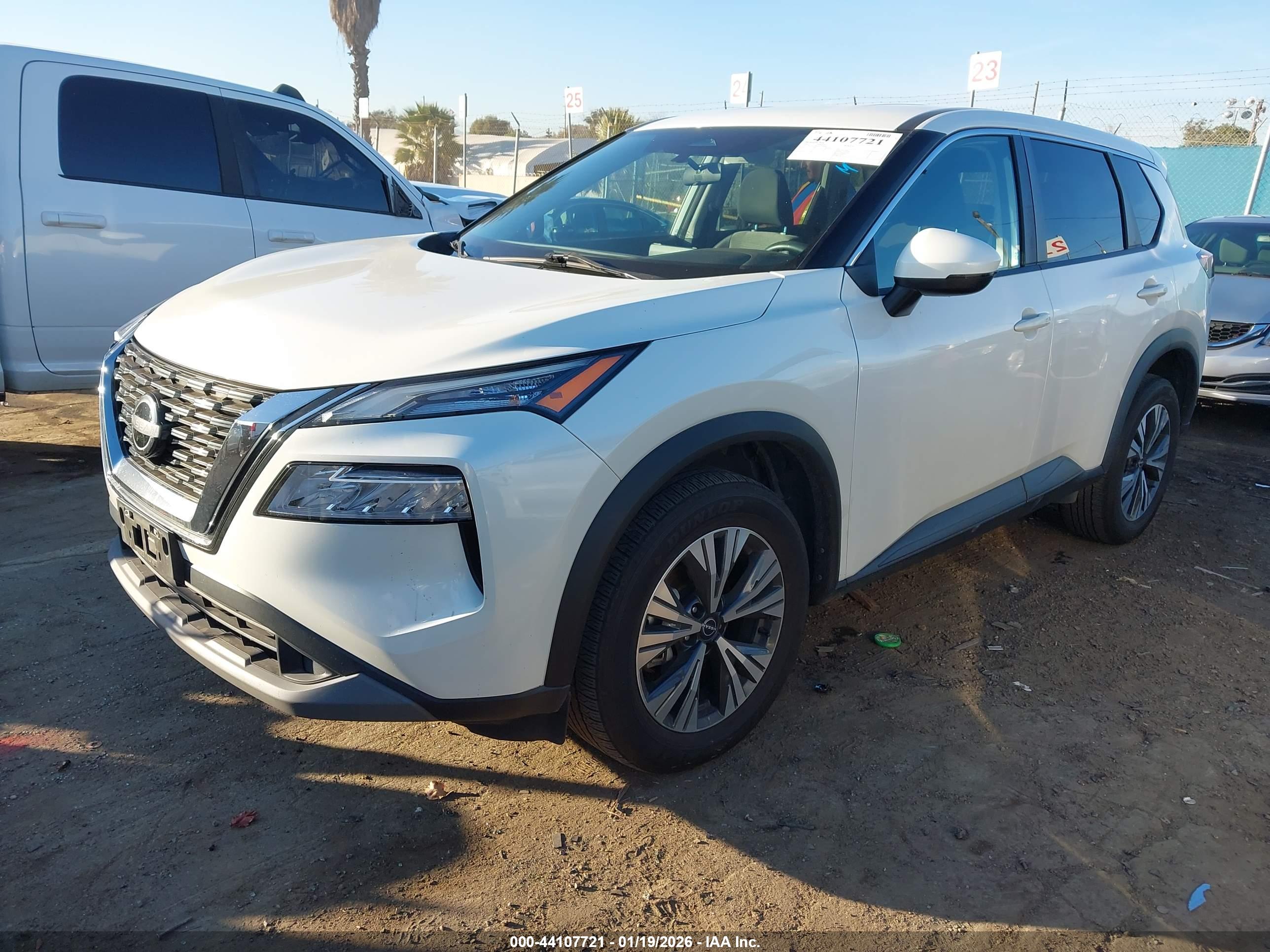 NISSAN ROGUE image 2