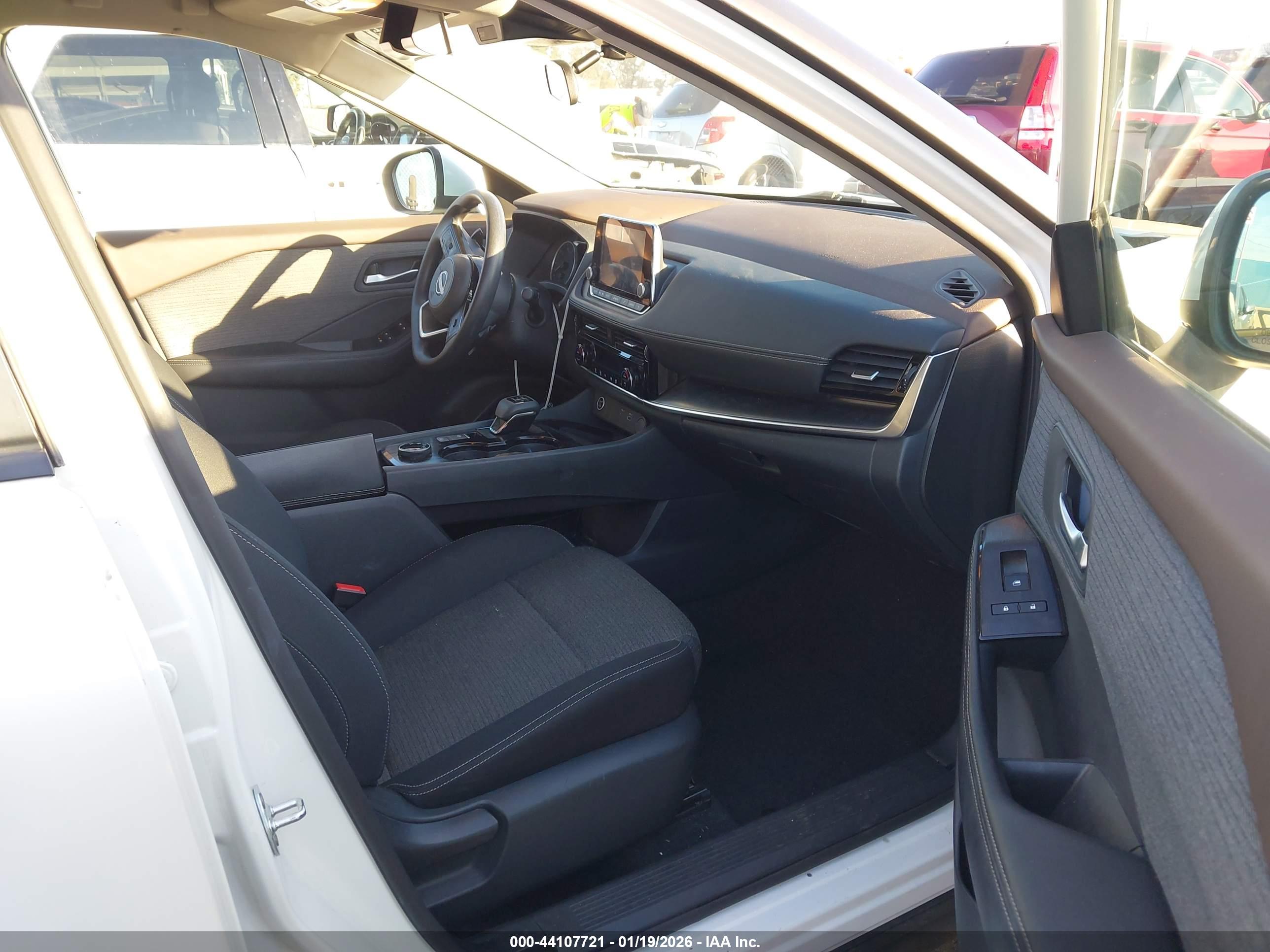 NISSAN ROGUE image 5
