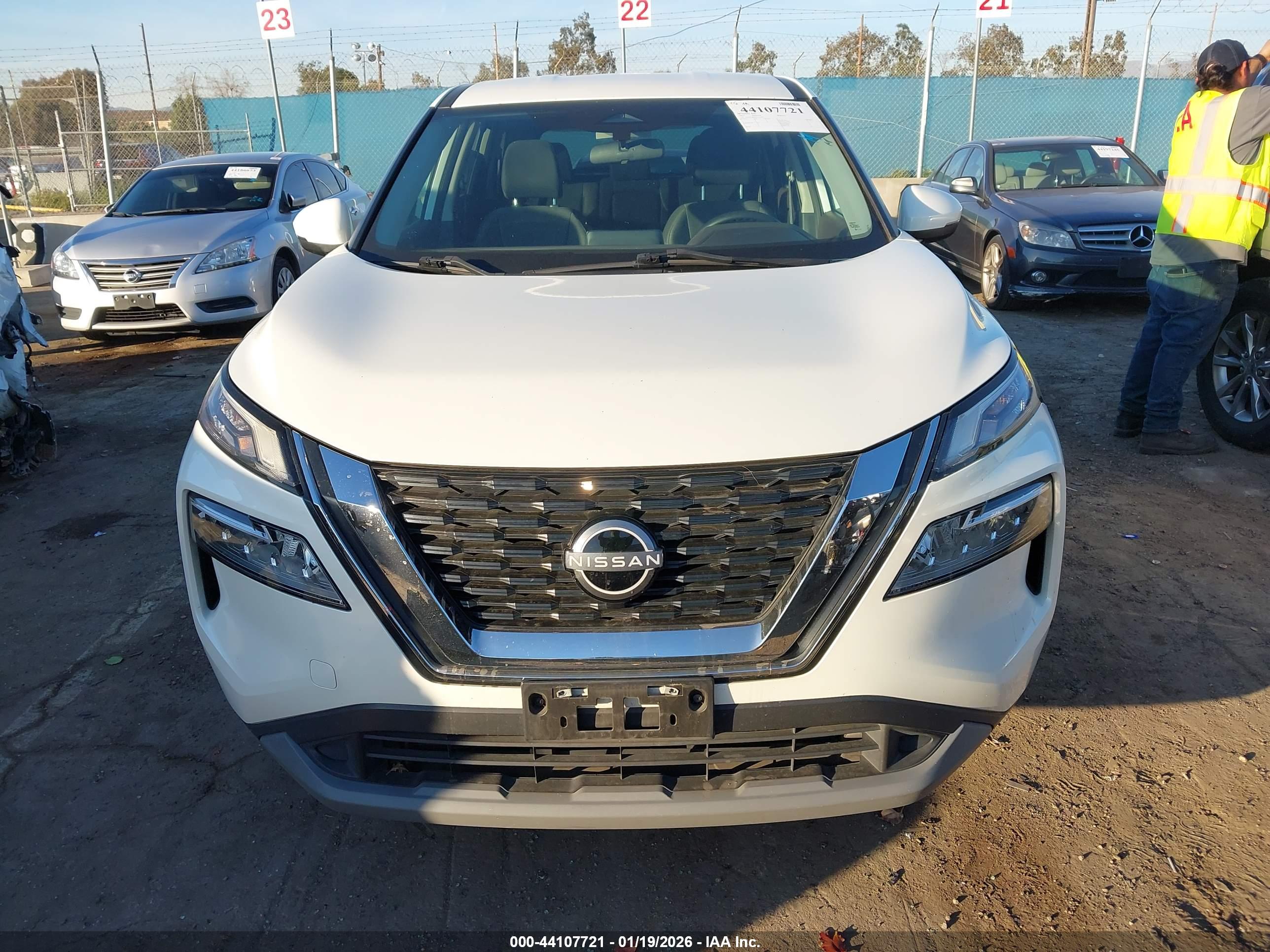NISSAN ROGUE image 6
