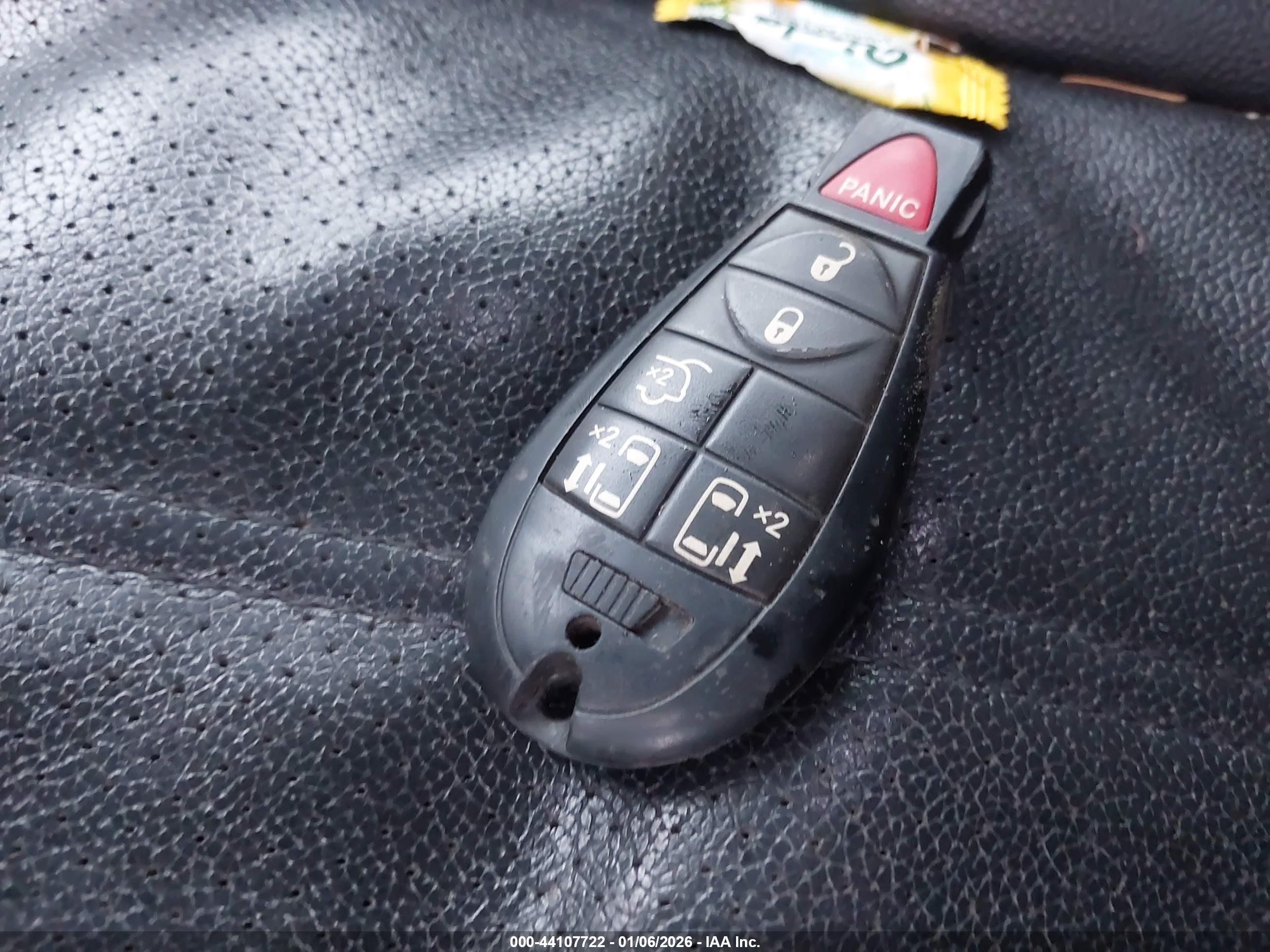 CHRYSLER TOWN image 11