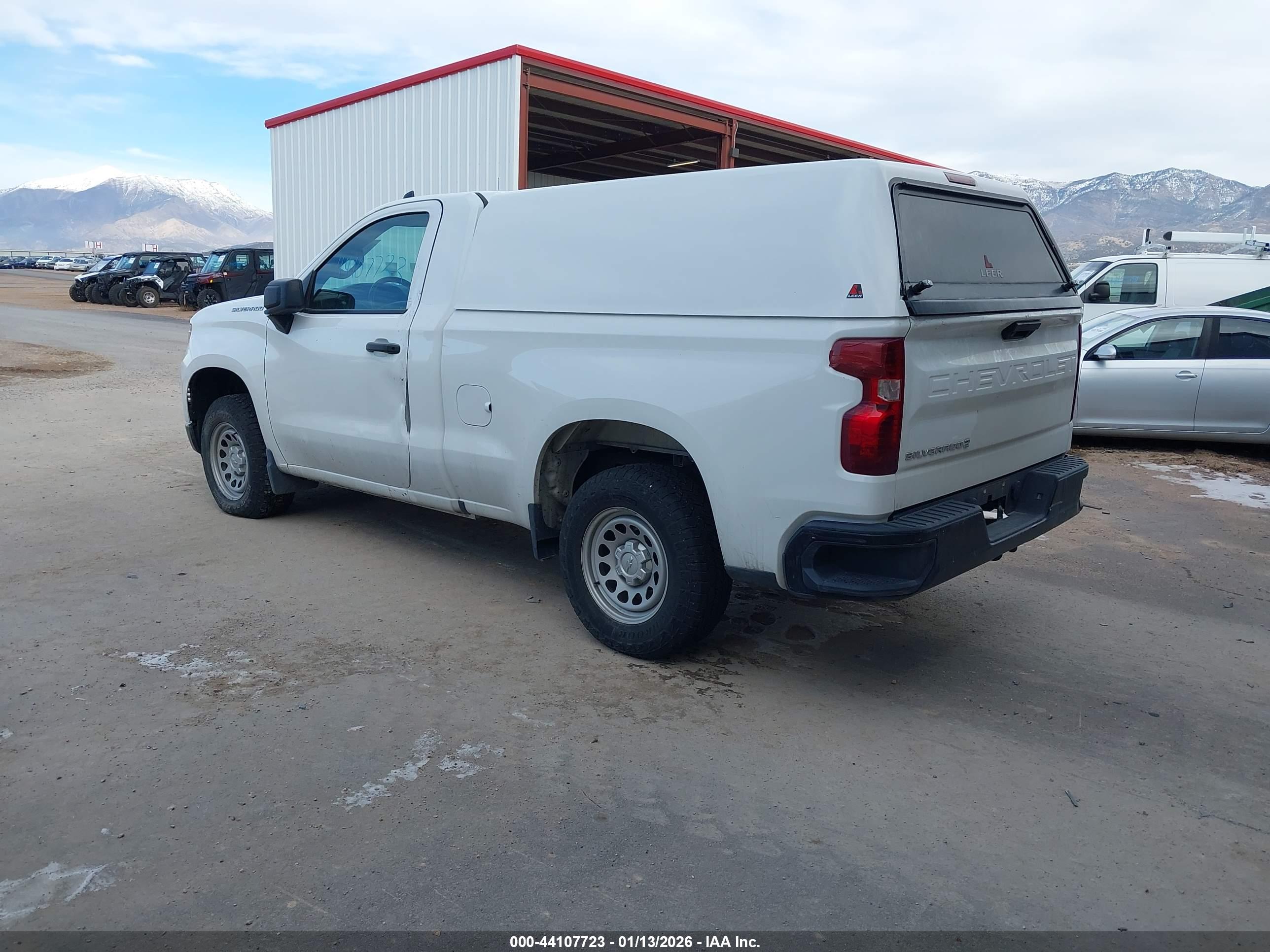 CHEVROLET SILVERADO image 3