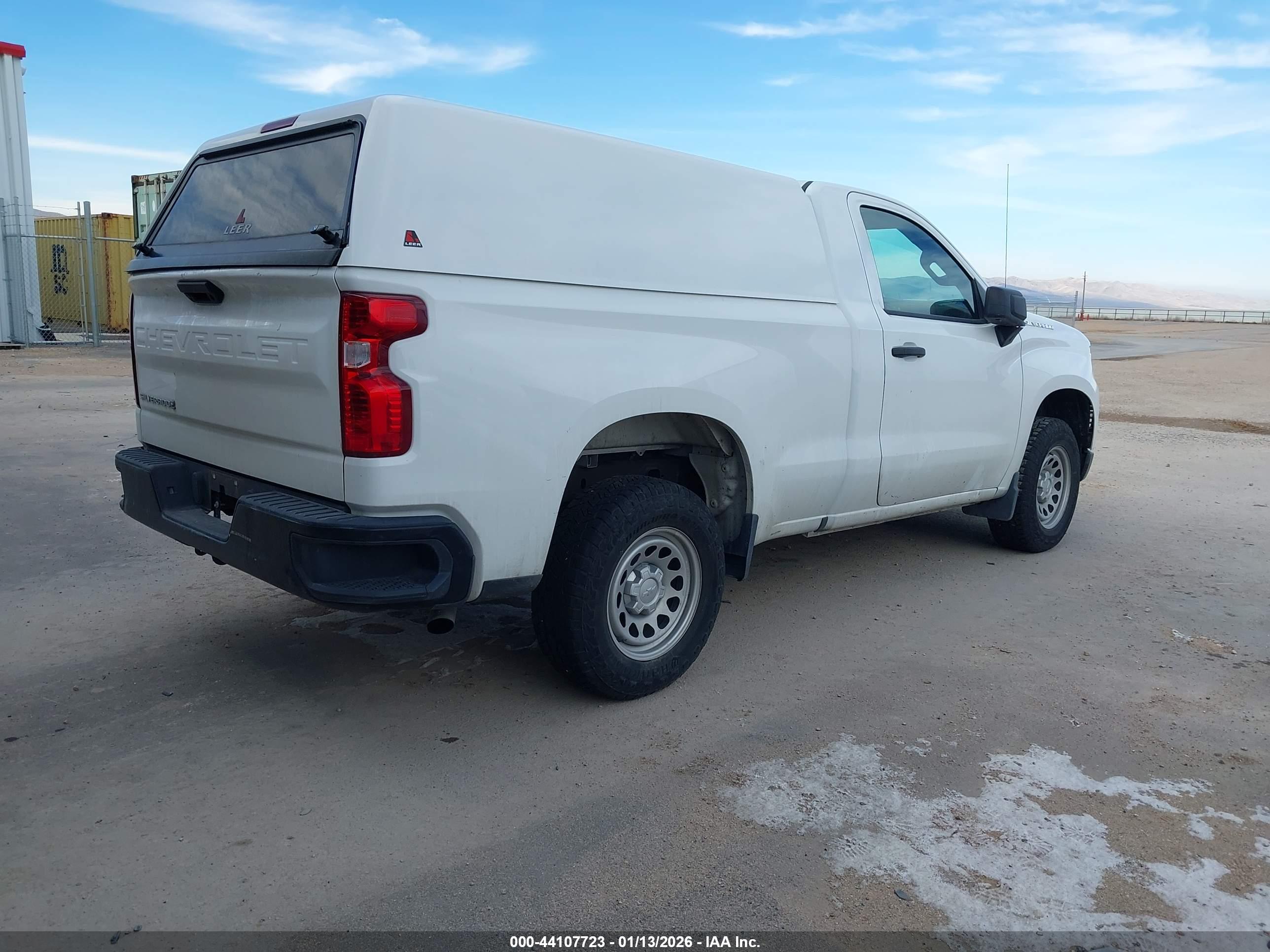 CHEVROLET SILVERADO image 4