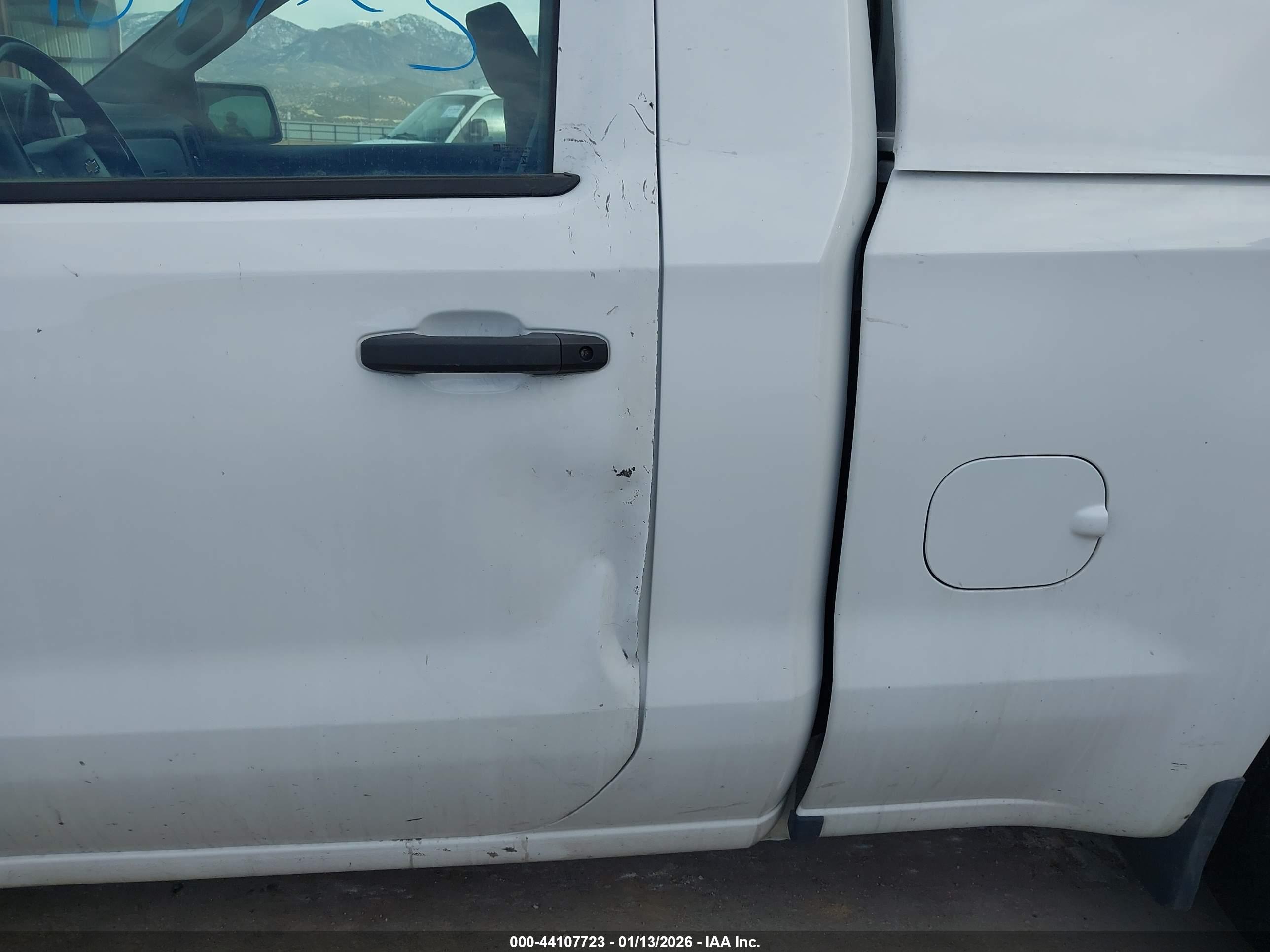 CHEVROLET SILVERADO image 6