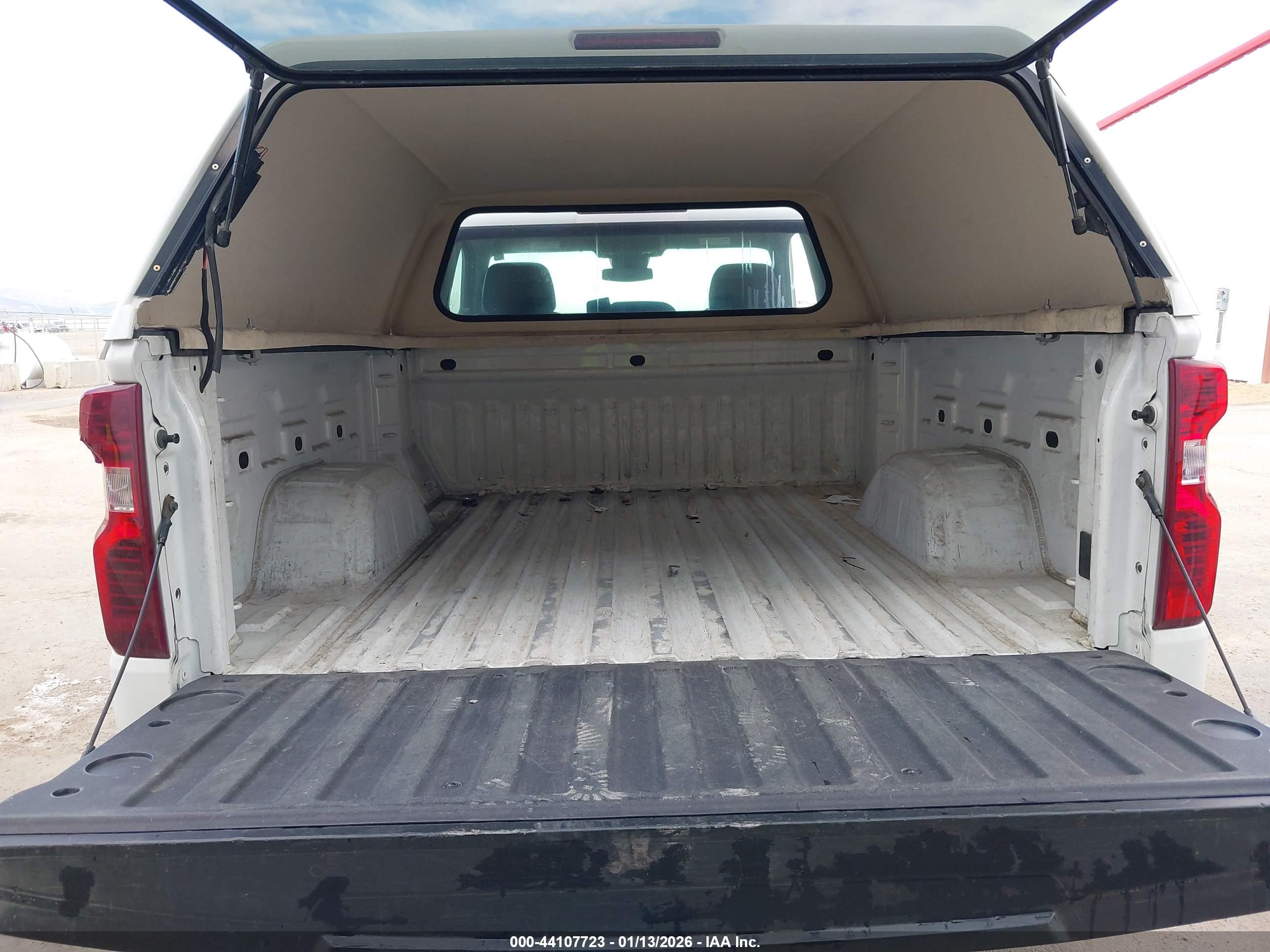 CHEVROLET SILVERADO image 8