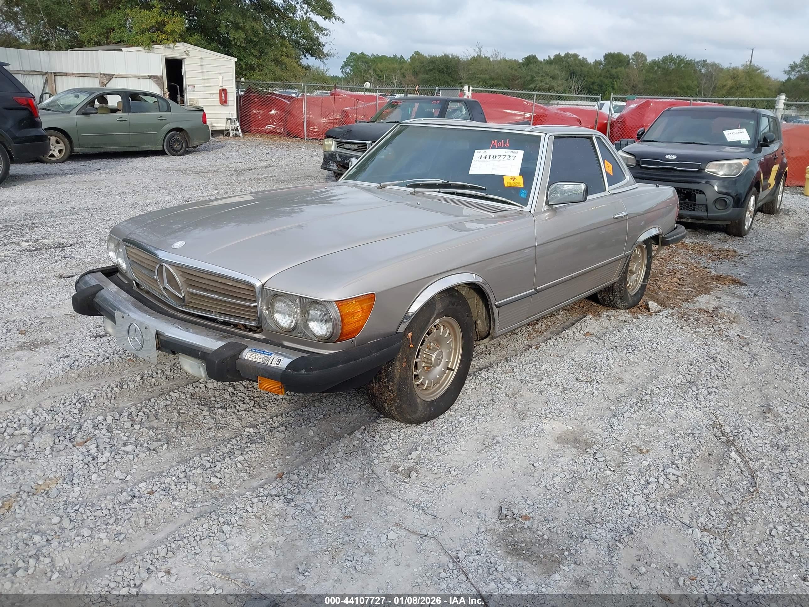 MERCEDES-BENZ 380 image 2