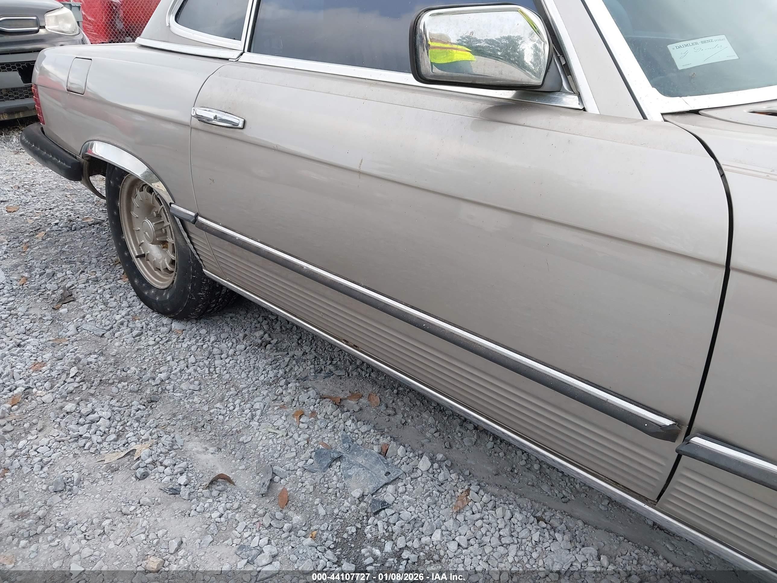 MERCEDES-BENZ 380 image 6