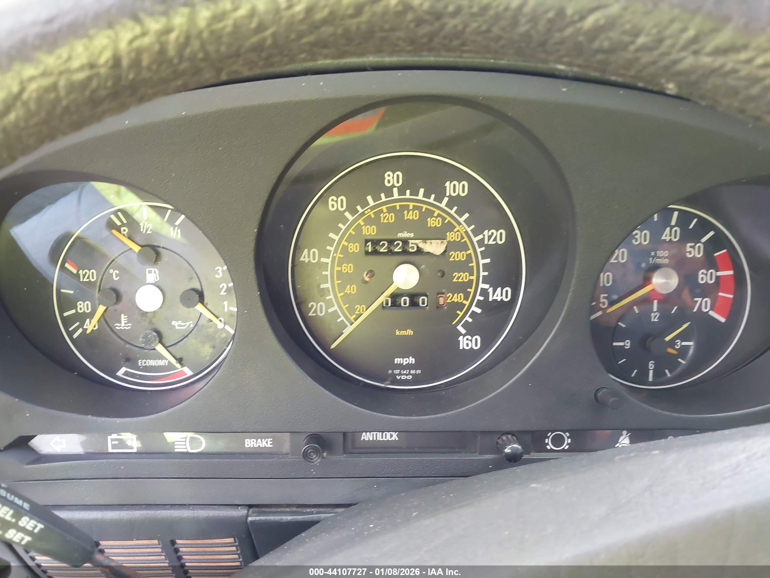 MERCEDES-BENZ 380 image 7