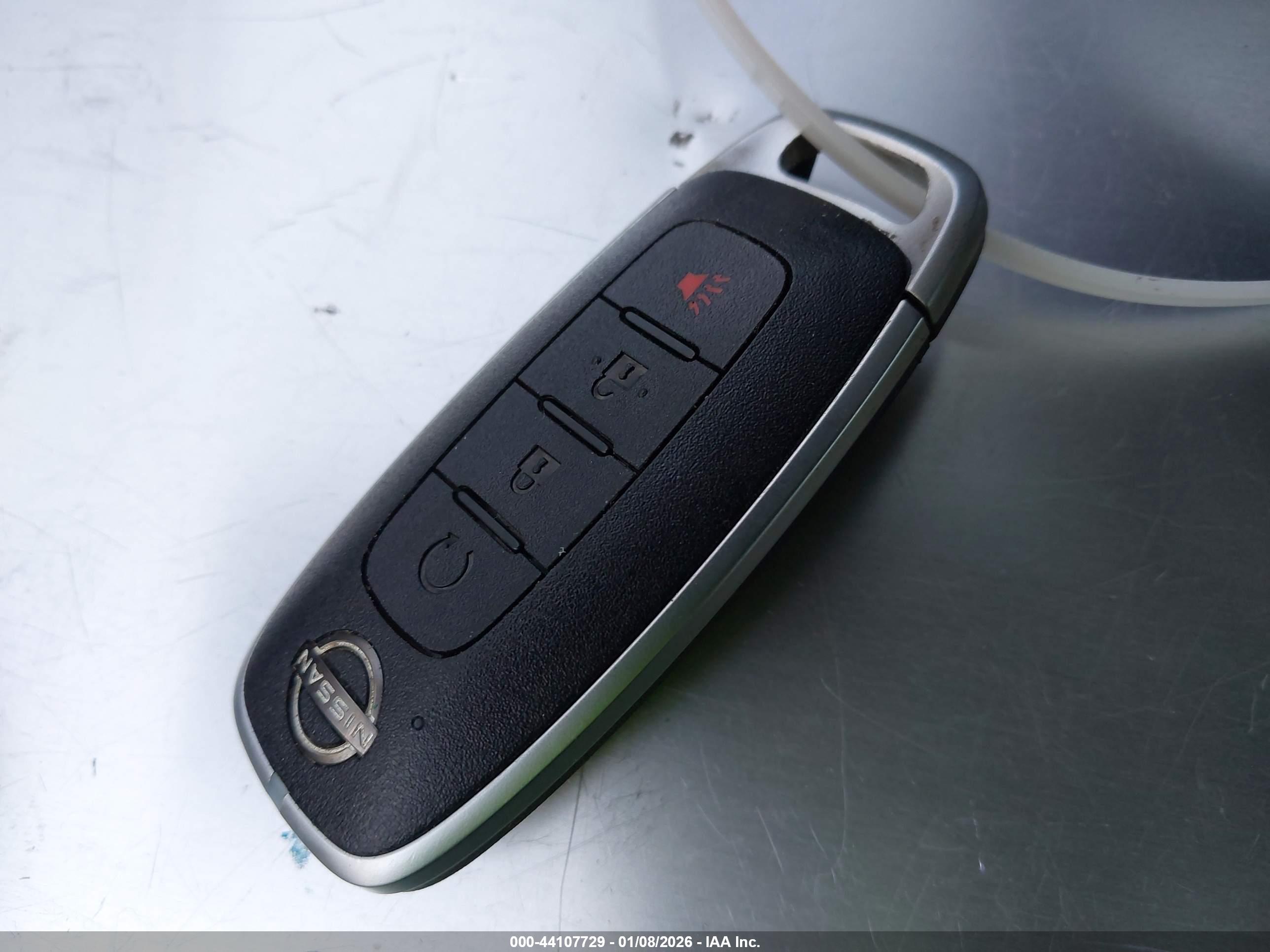 NISSAN ROGUE image 11