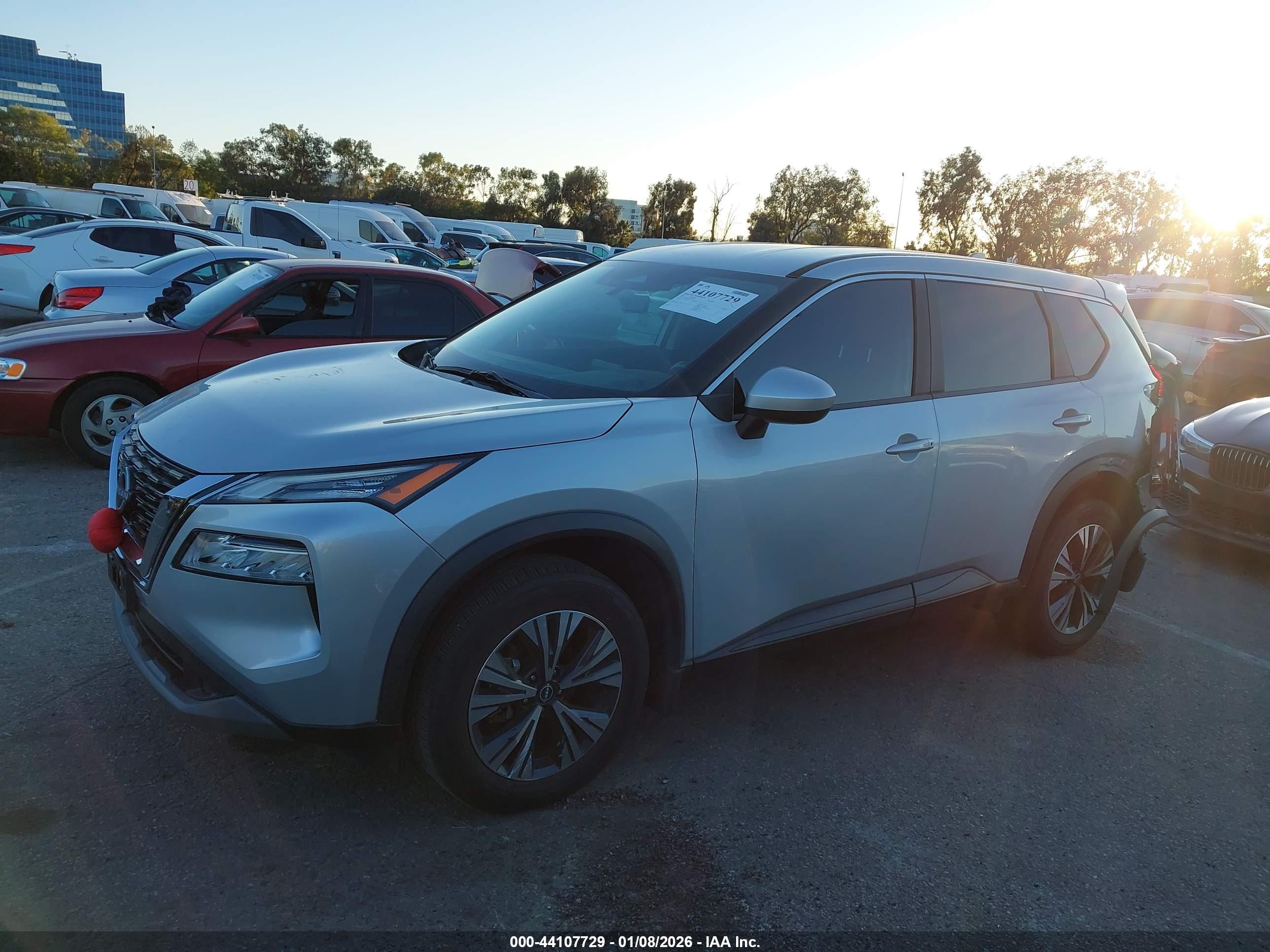 NISSAN ROGUE image 2