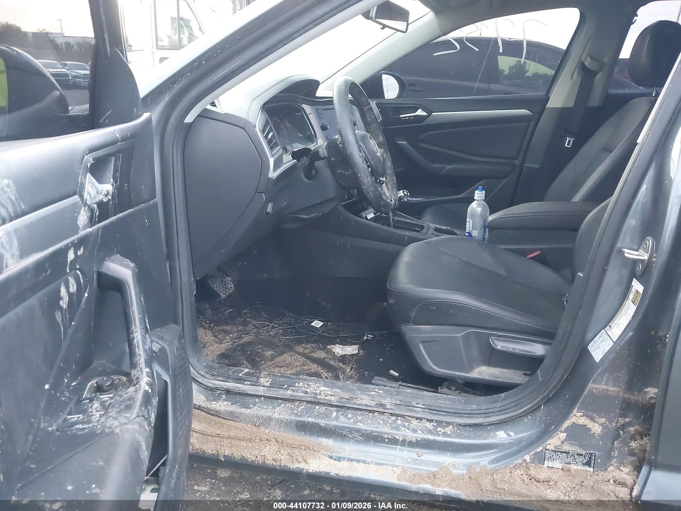 VOLKSWAGEN JETTA image 5