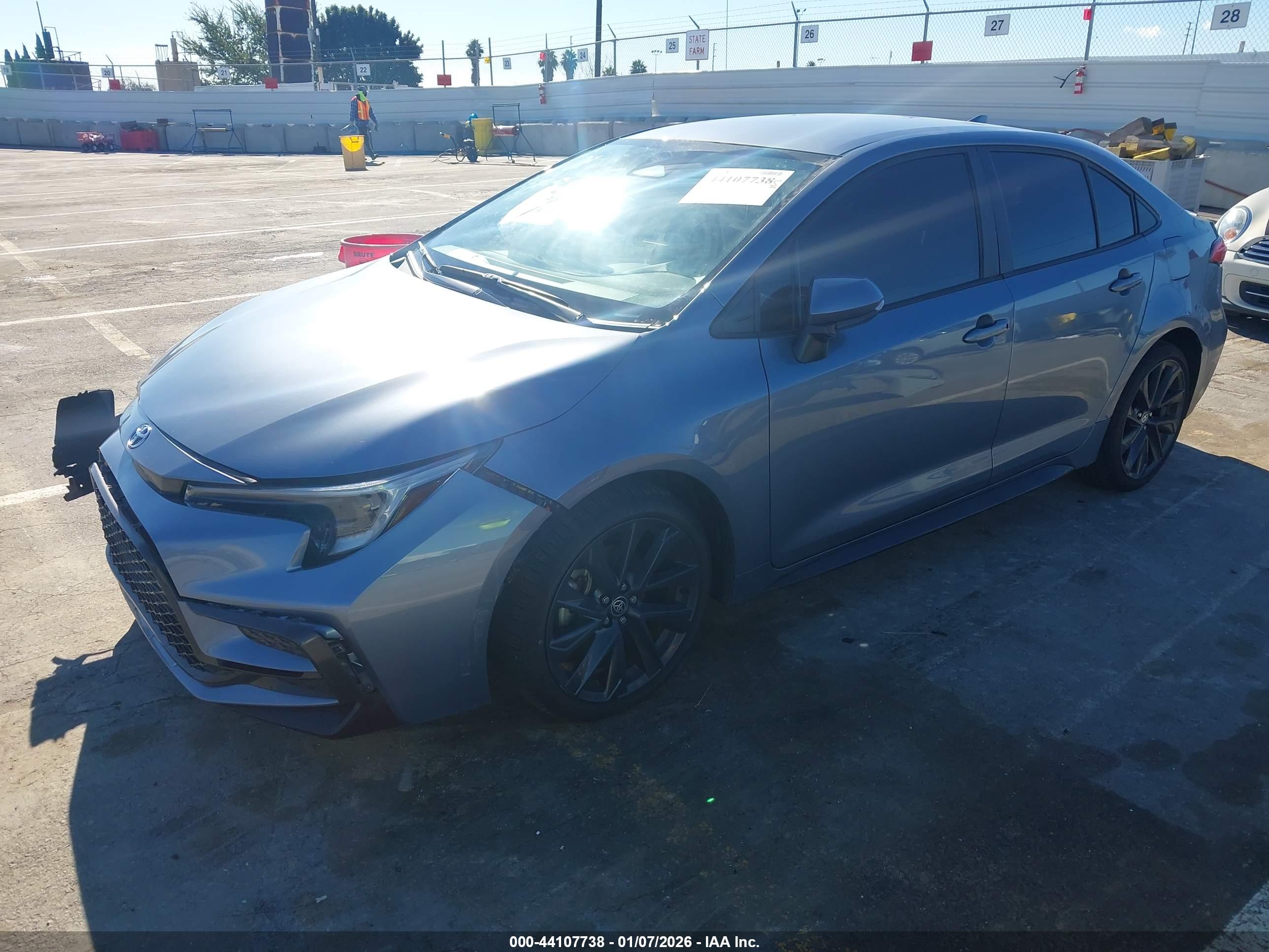 TOYOTA COROLLA image 2