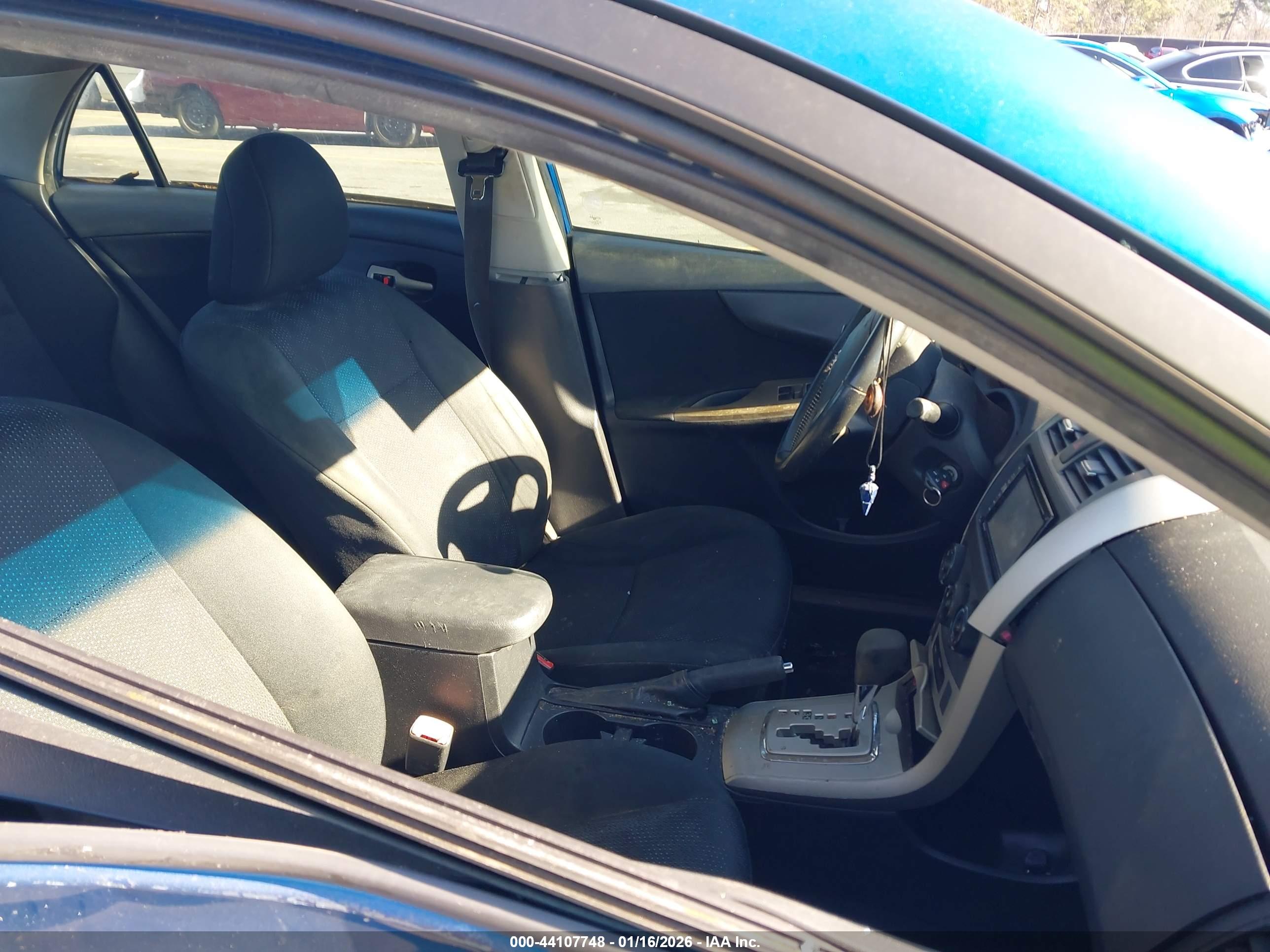 TOYOTA COROLLA image 5