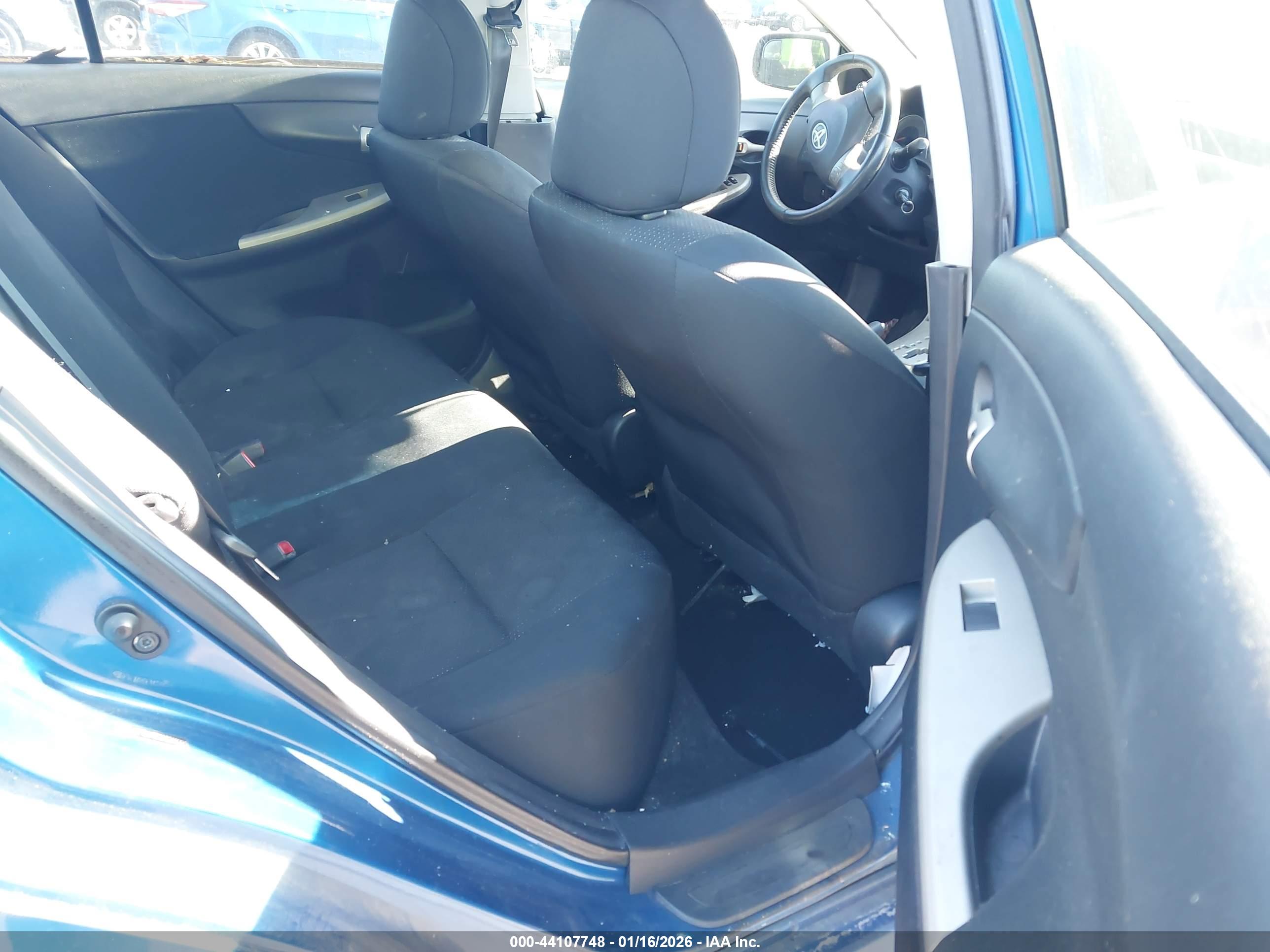 TOYOTA COROLLA image 8