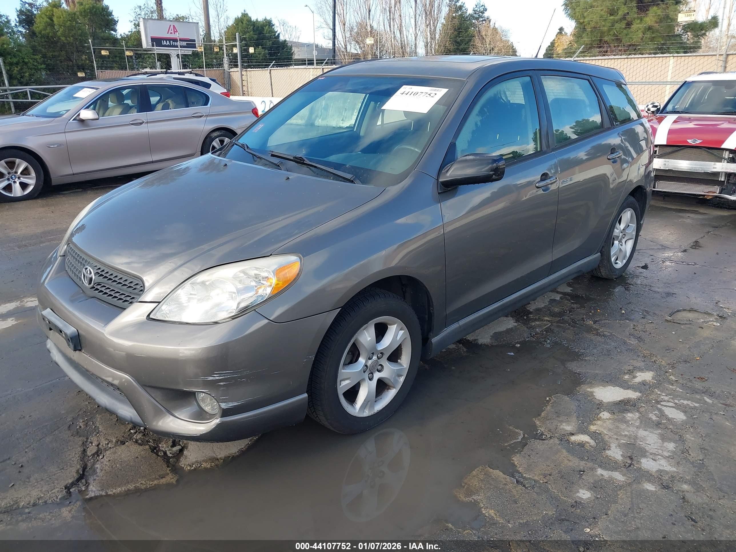 TOYOTA MATRIX image 2