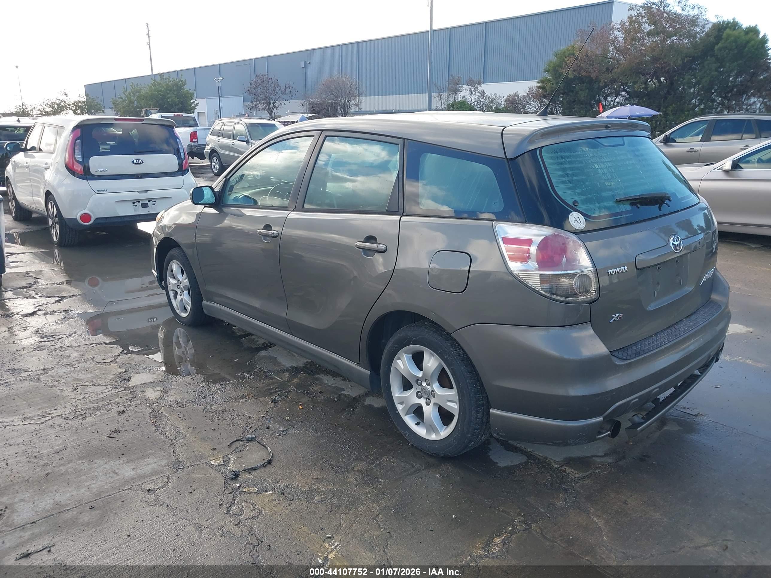 TOYOTA MATRIX image 3