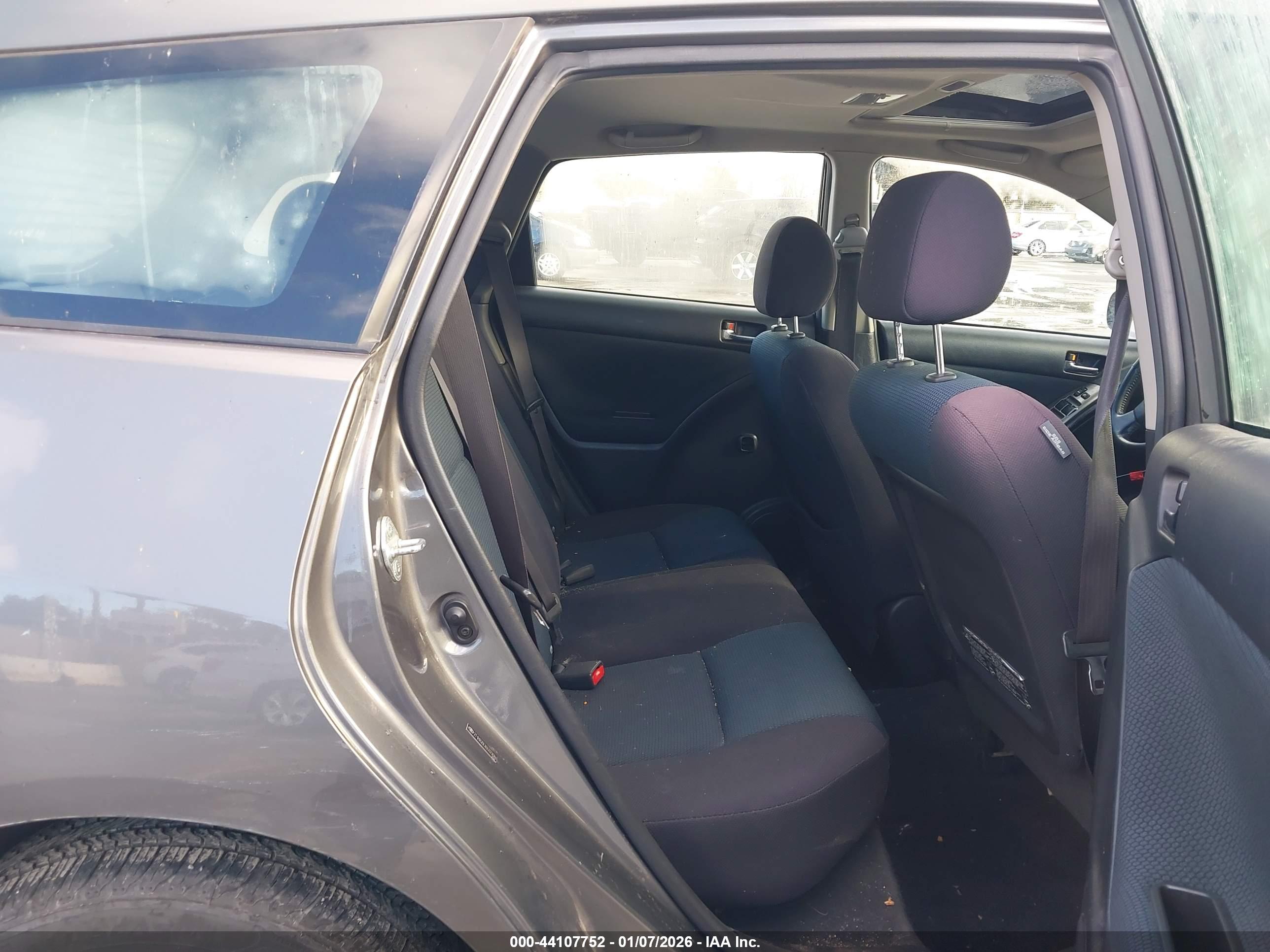TOYOTA MATRIX image 8