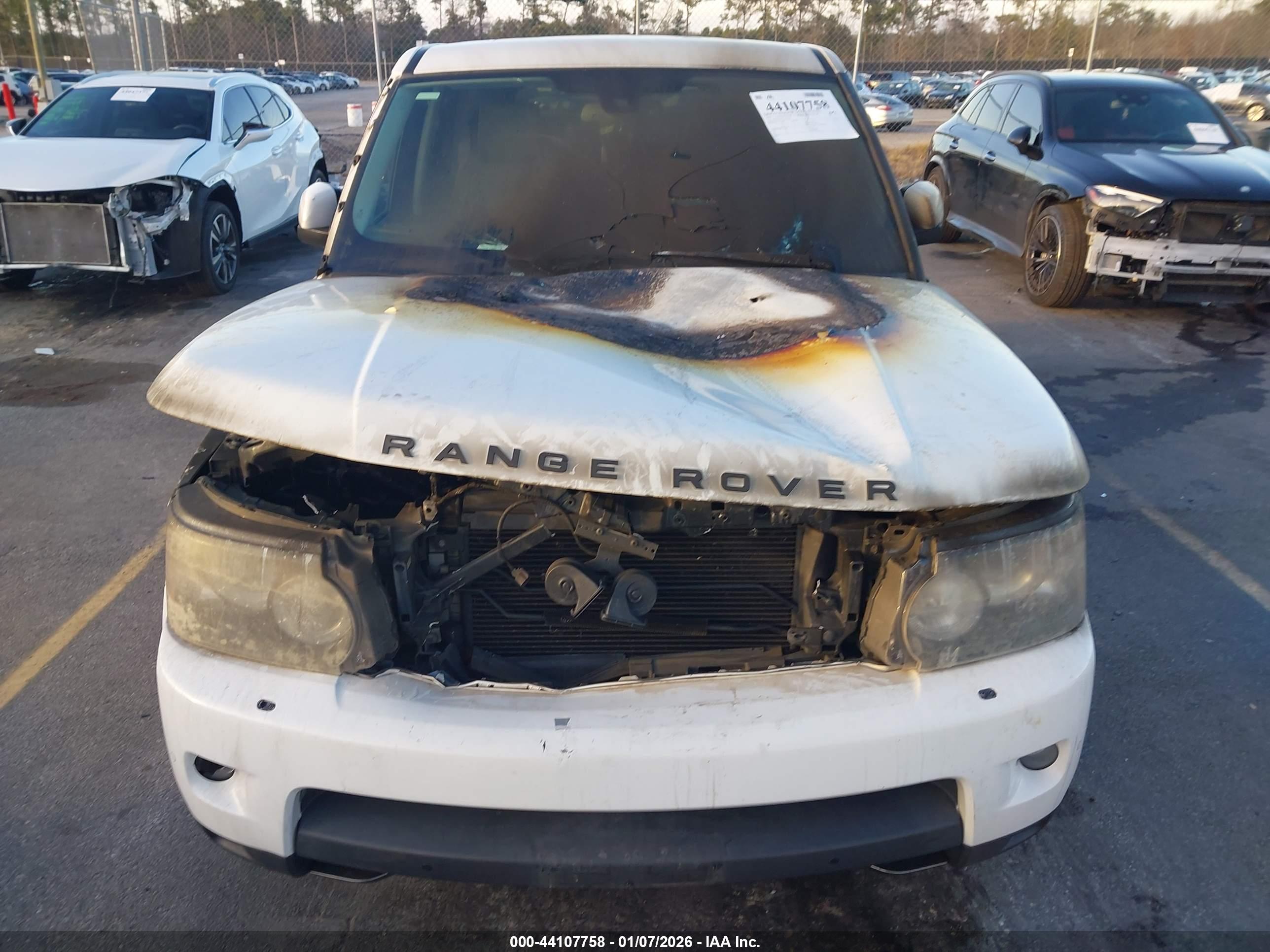 LAND ROVER image 6