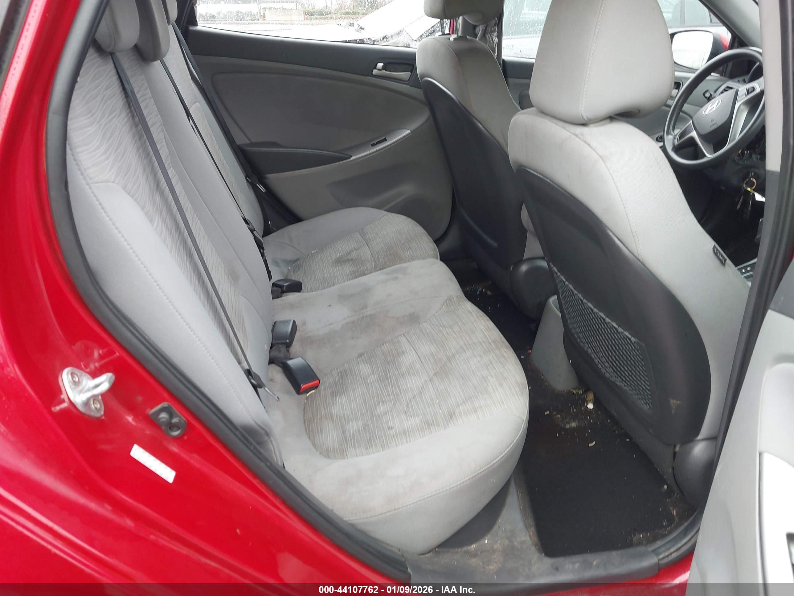 HYUNDAI ACCENT image 8