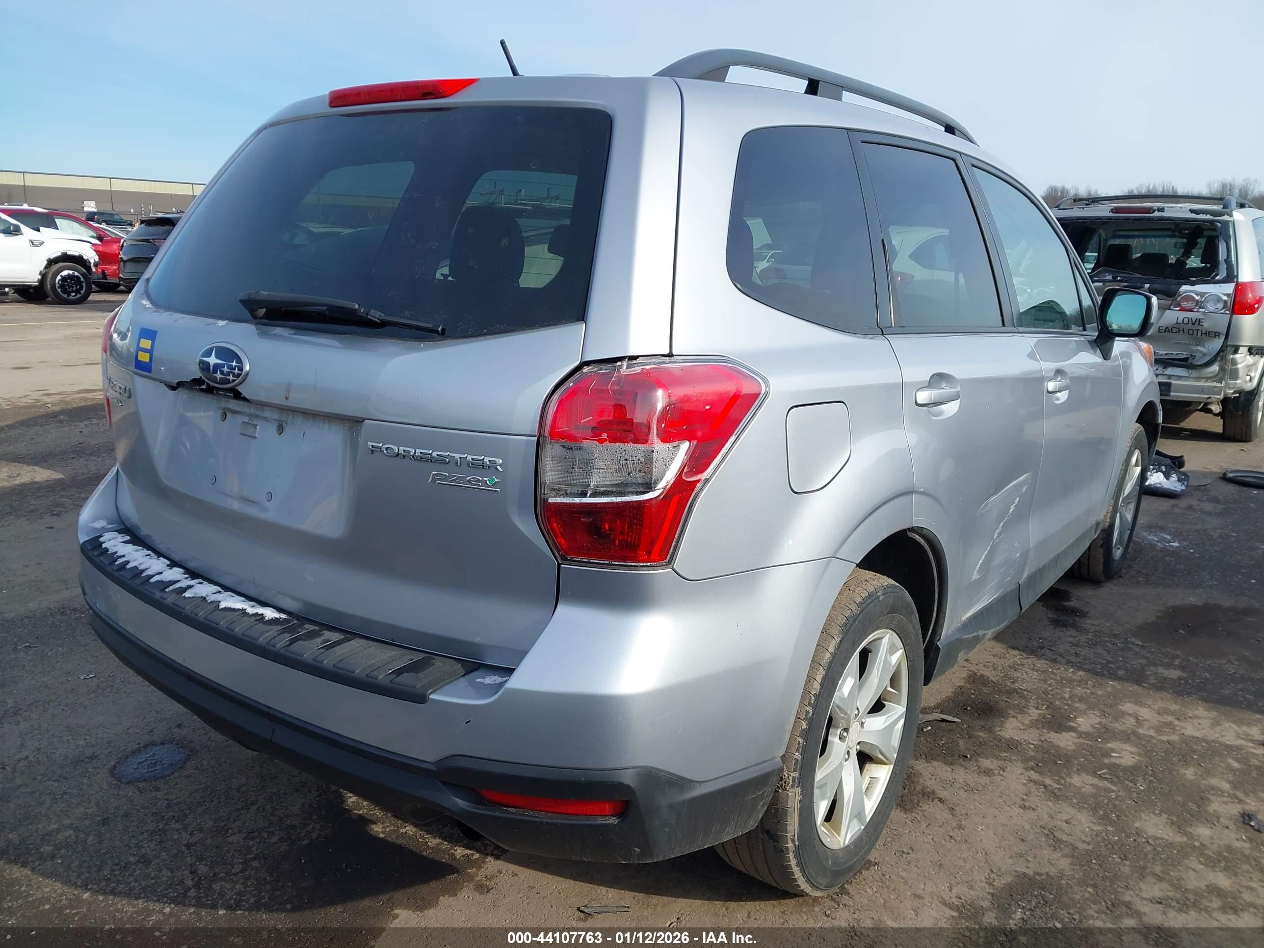 SUBARU FORESTER image 4
