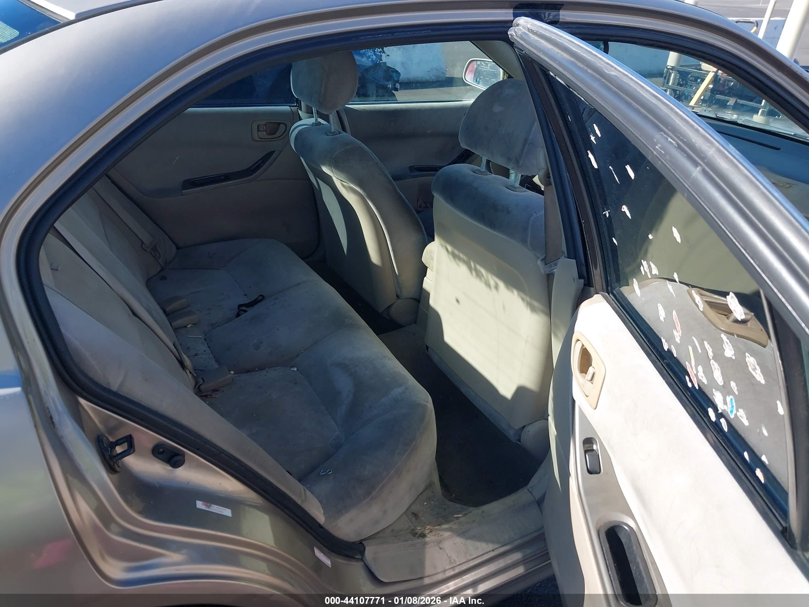 MITSUBISHI GALANT image 8
