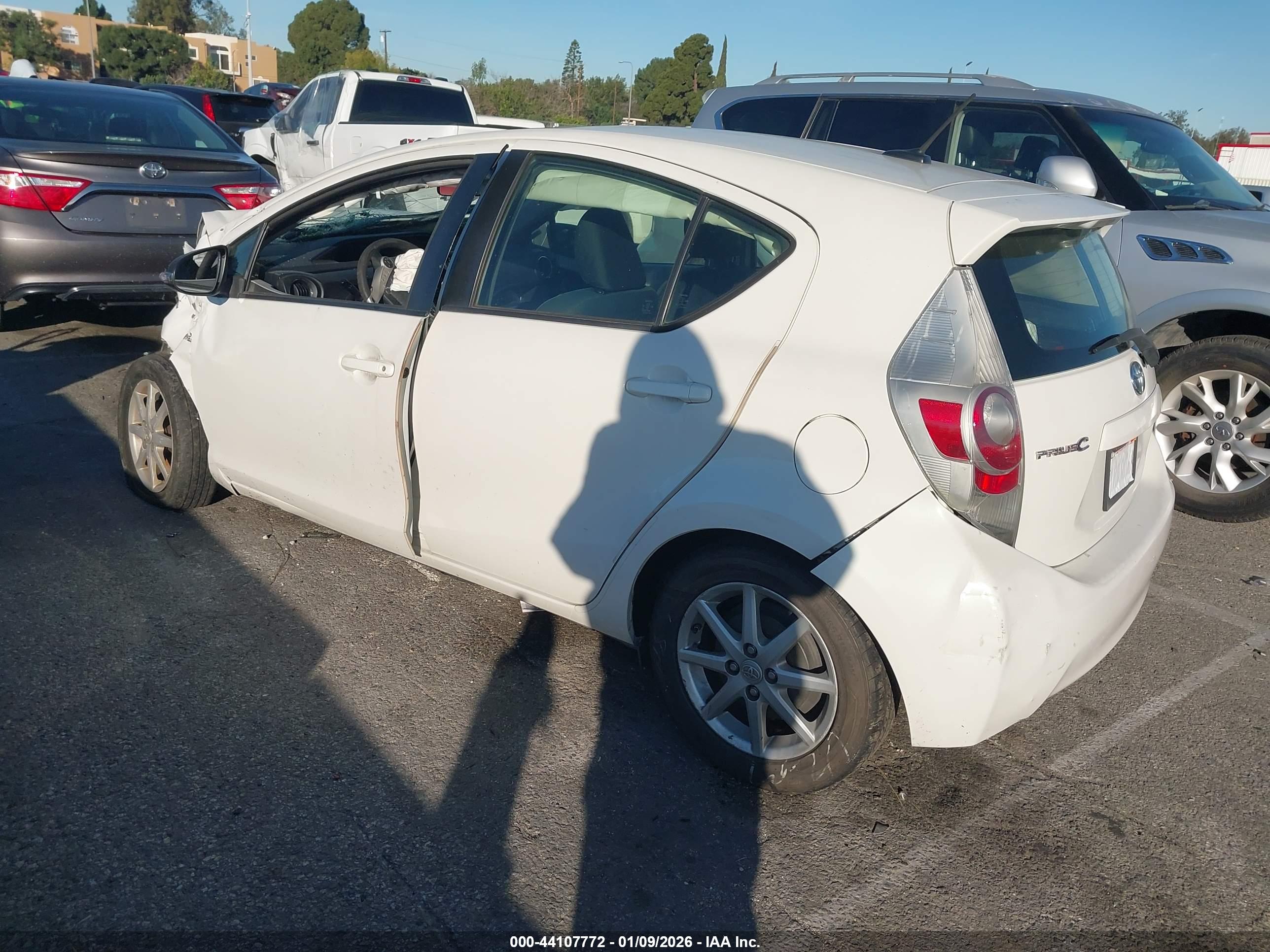 TOYOTA PRIUS image 3