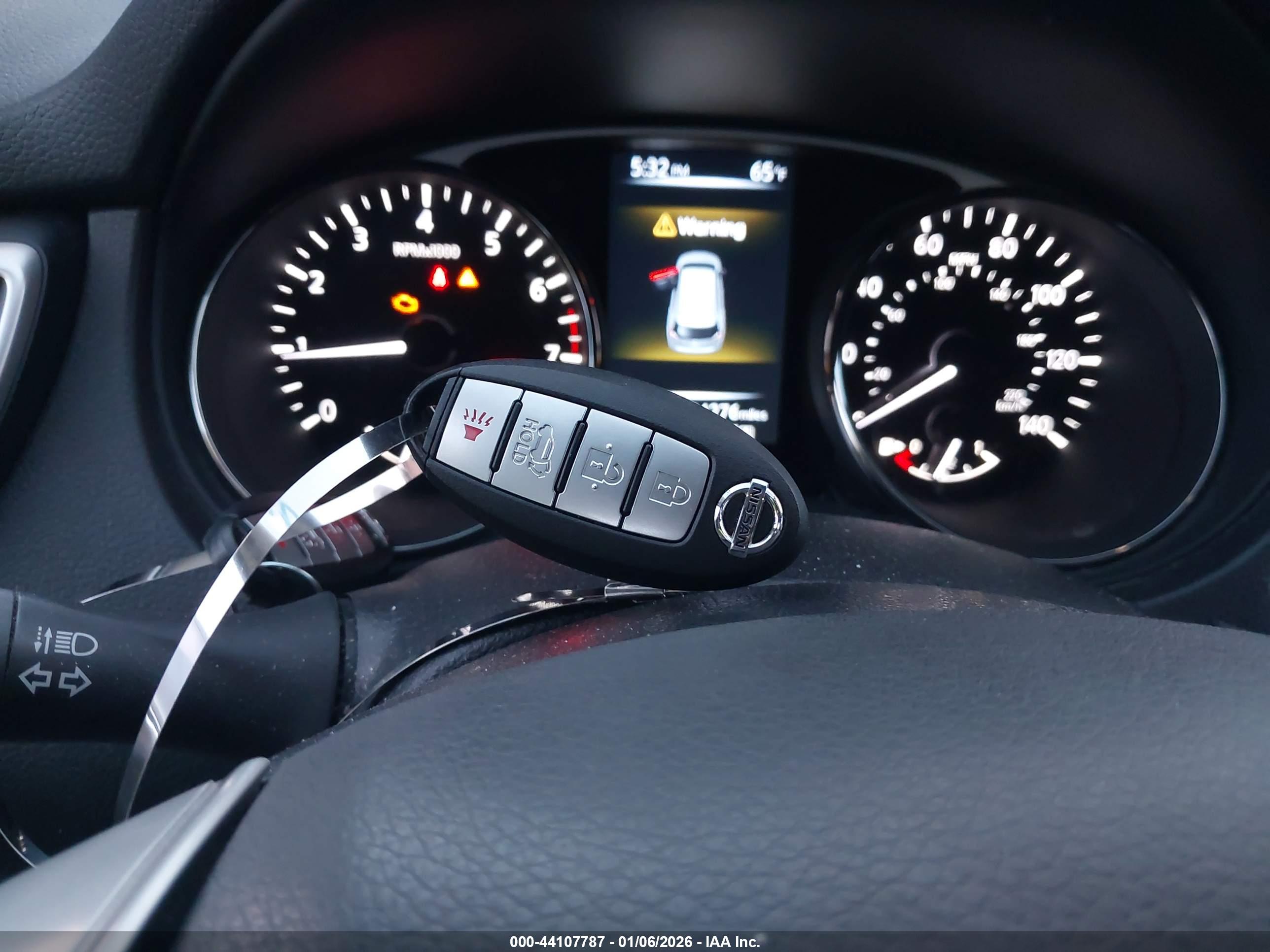 NISSAN ROGUE image 11