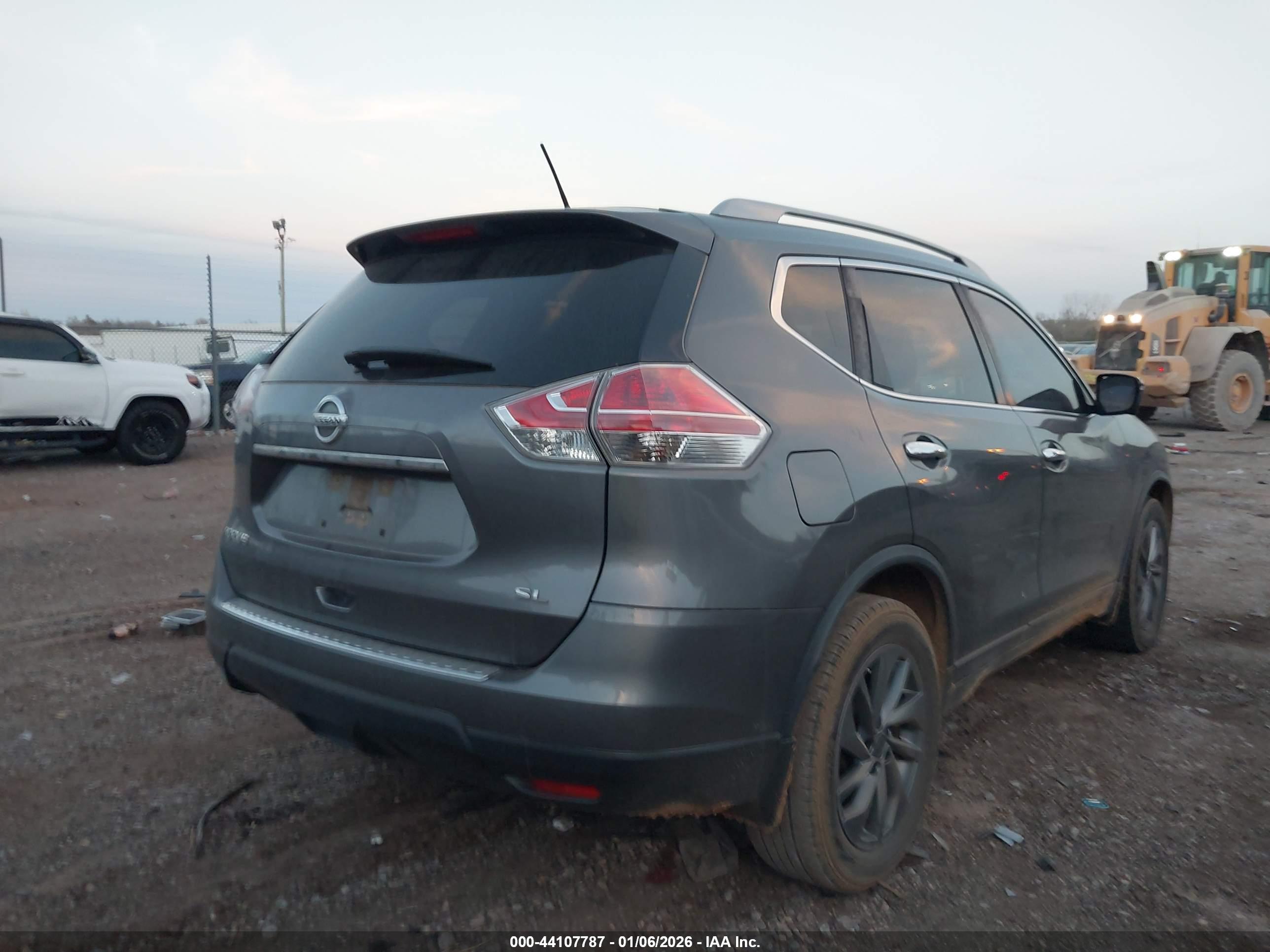 NISSAN ROGUE image 4