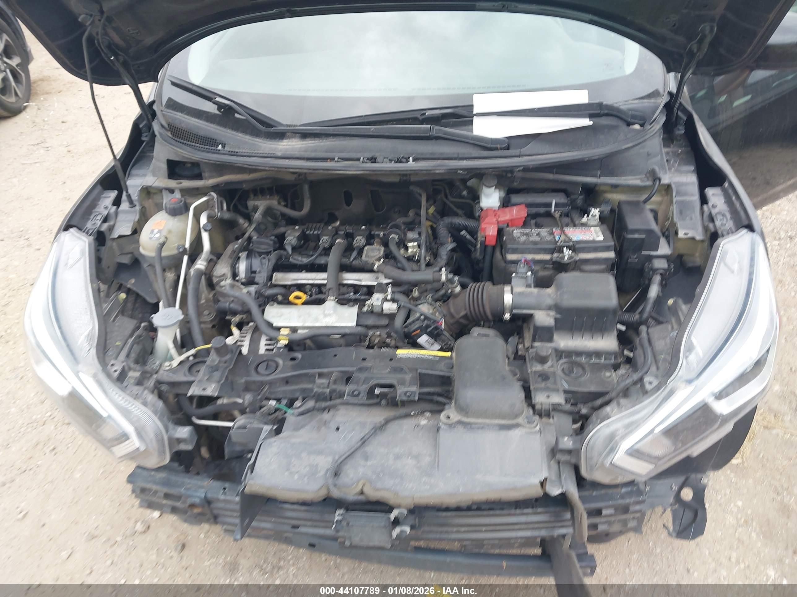 NISSAN VERSA image 10