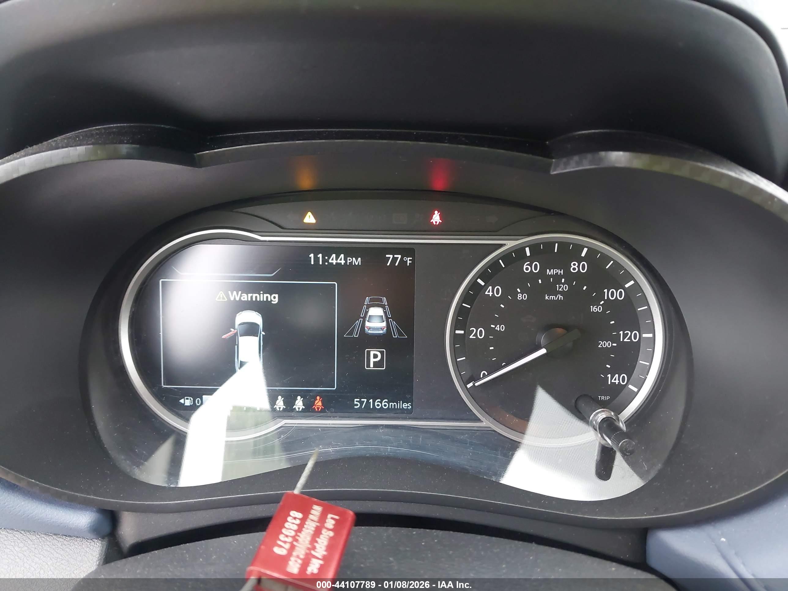NISSAN VERSA image 7