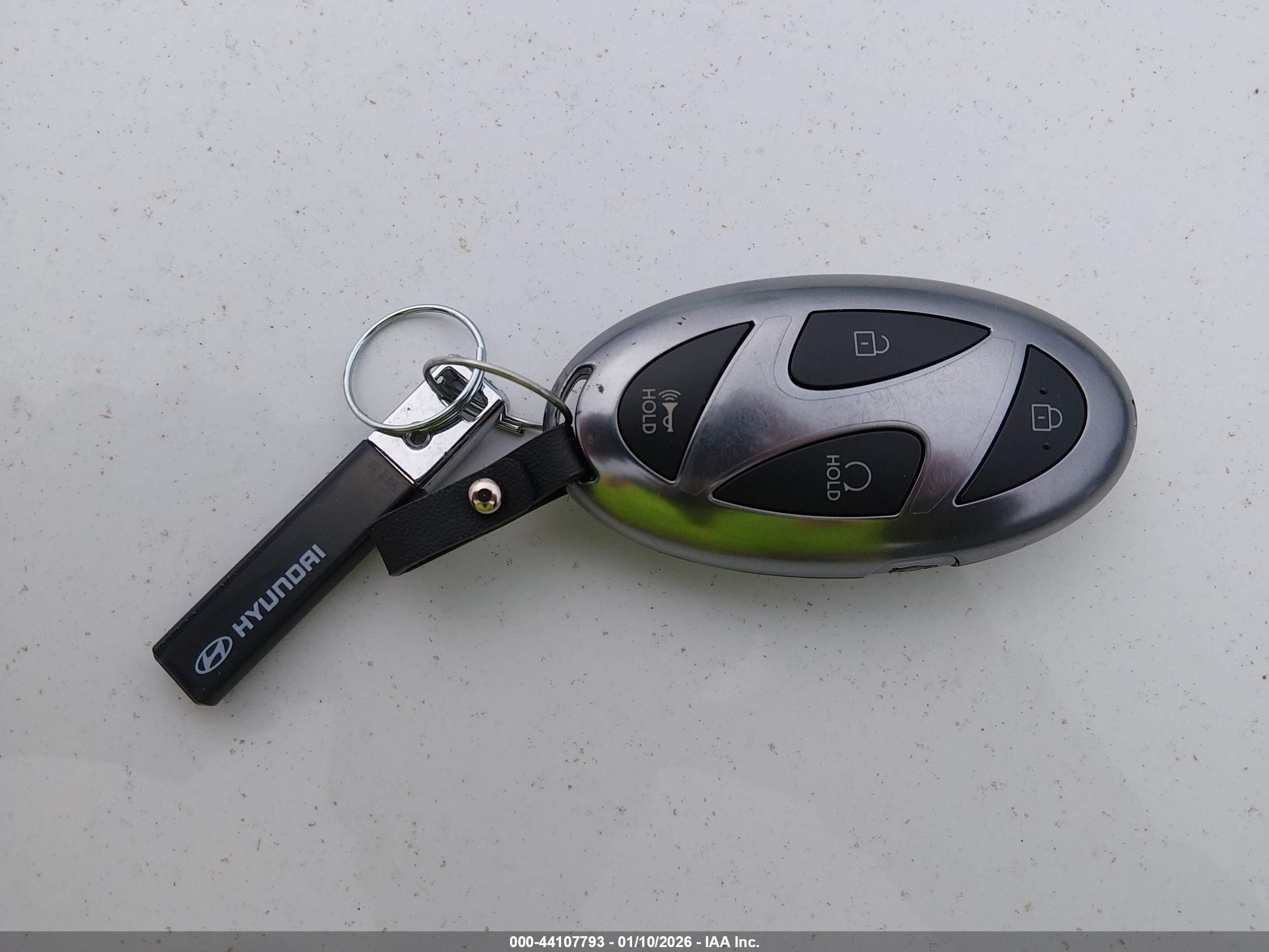 HYUNDAI ELANTRA image 11