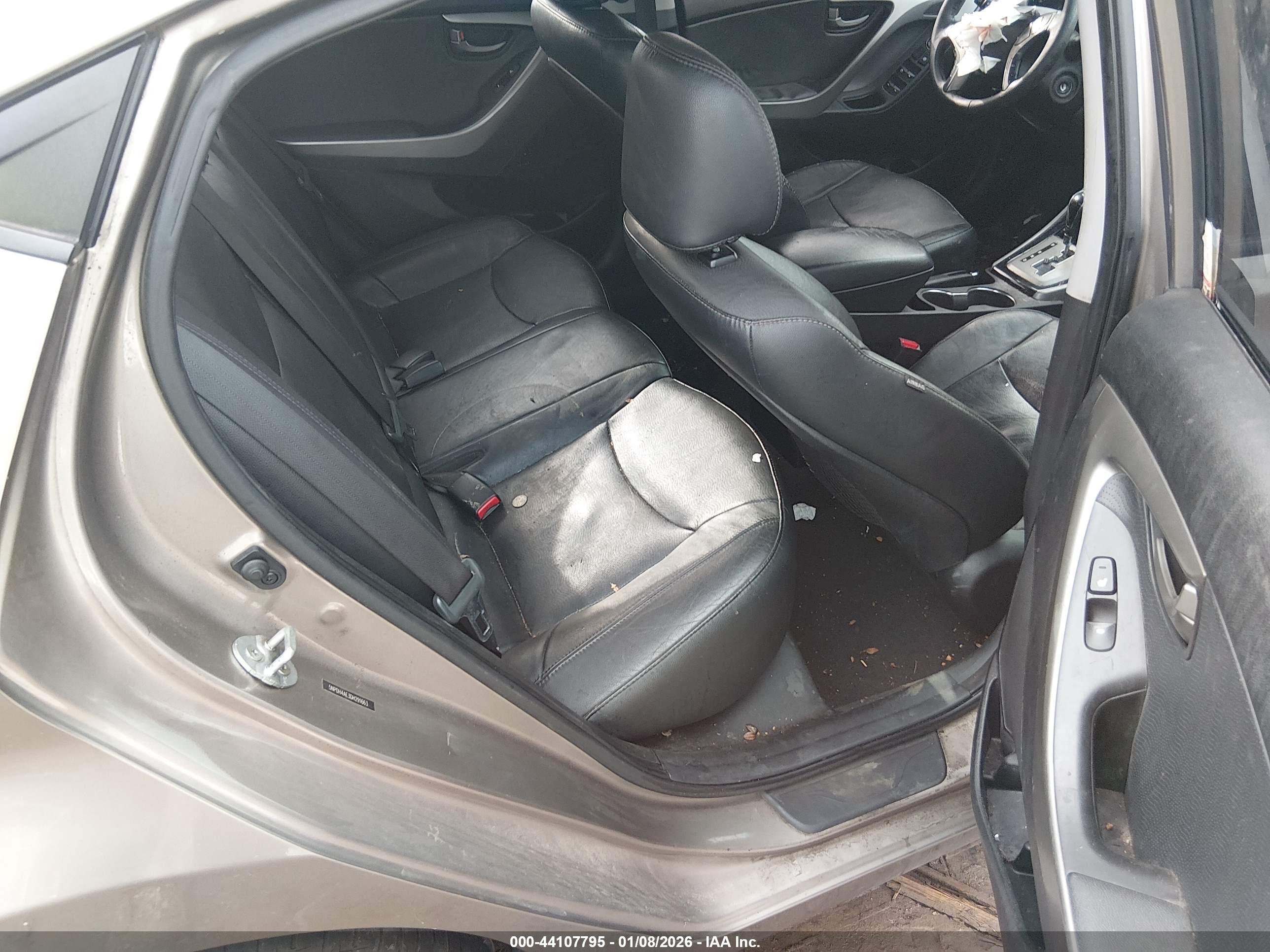 HYUNDAI ELANTRA image 5