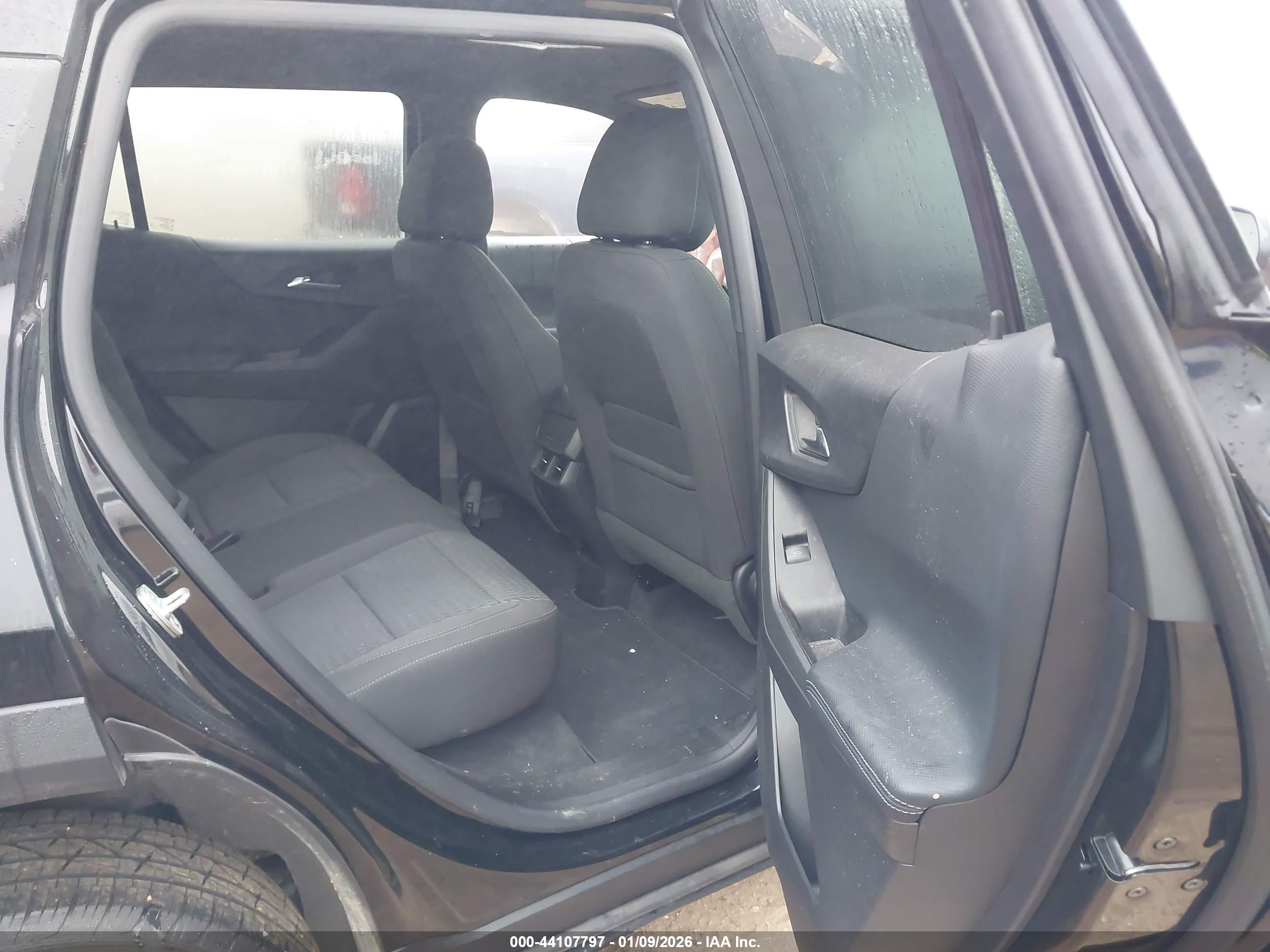 CHEVROLET EQUINOX image 8