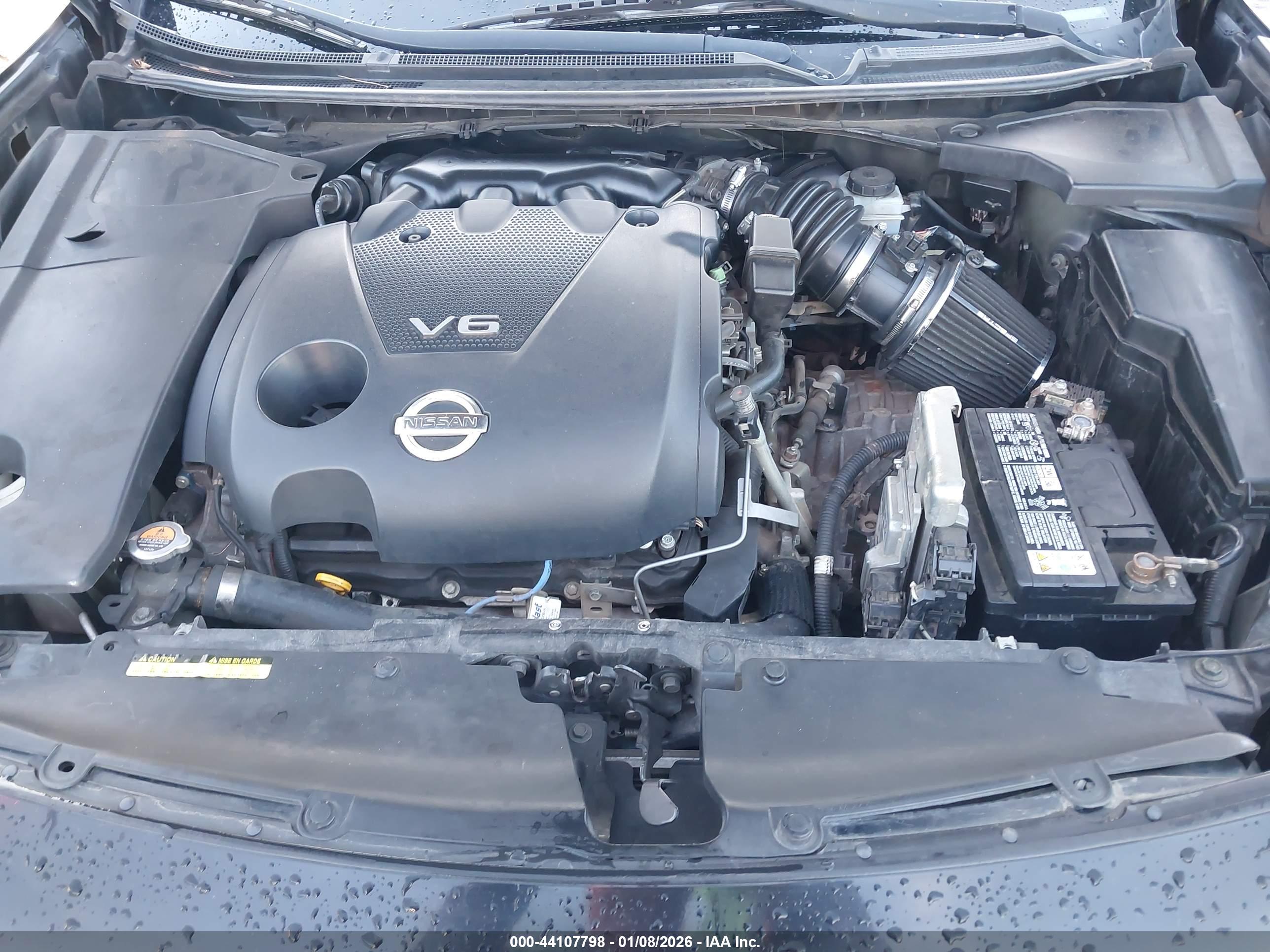 NISSAN MAXIMA image 10