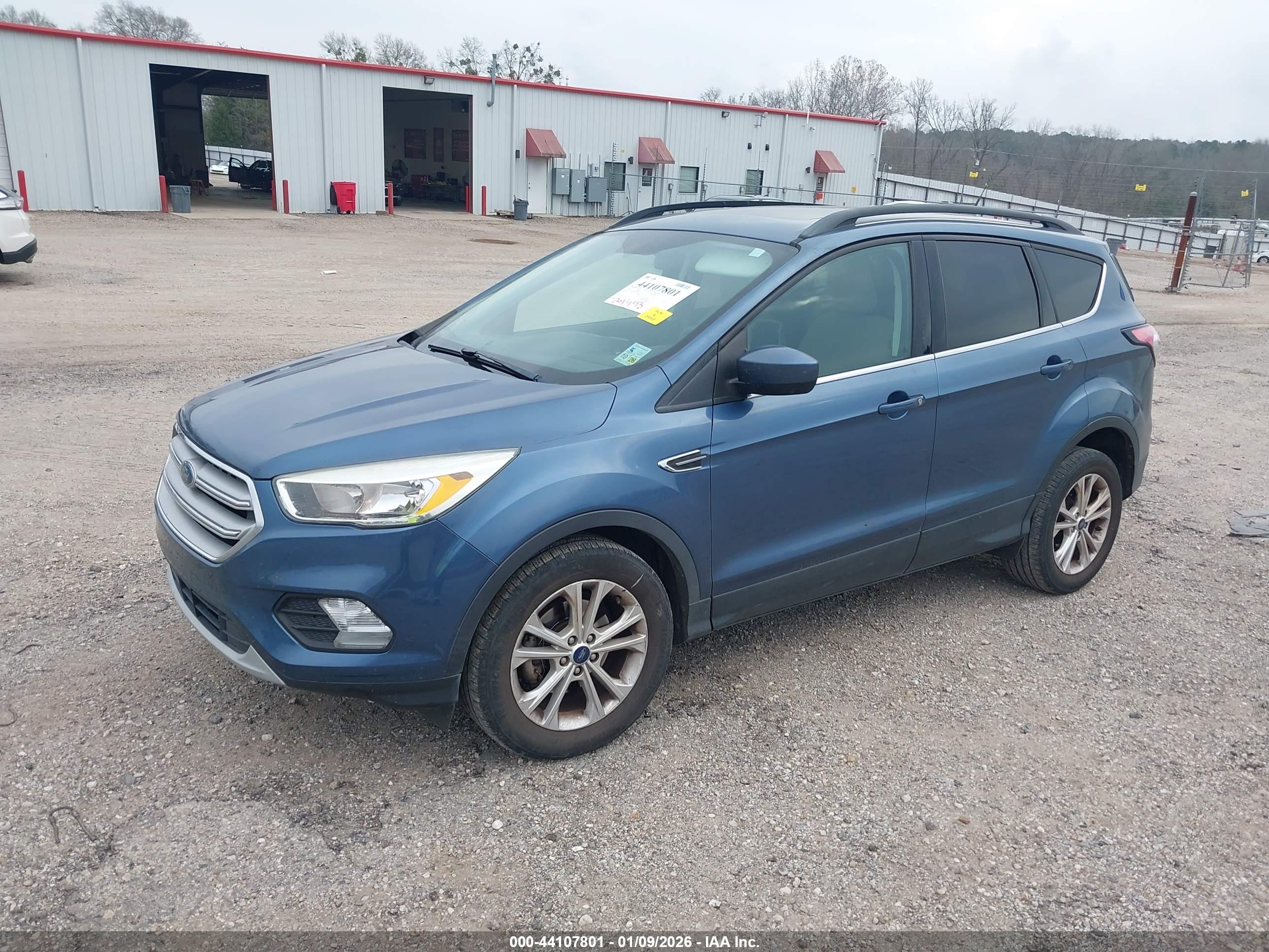 FORD ESCAPE image 2