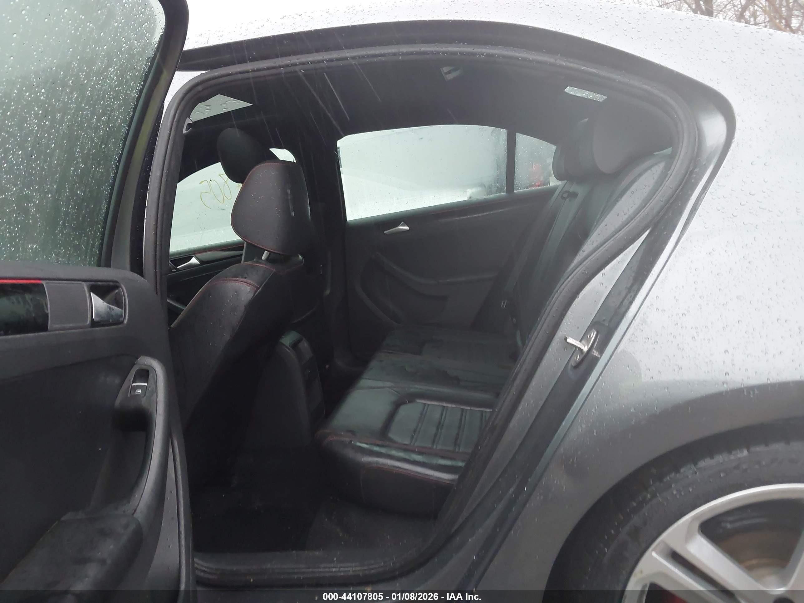 VOLKSWAGEN JETTA image 8